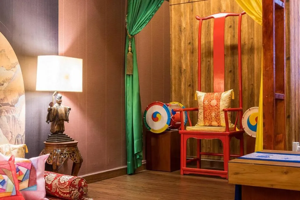 Fahrenheit88-Korea Theme Bukit Bintang Kuala Lumpur 2R2B 6Pax