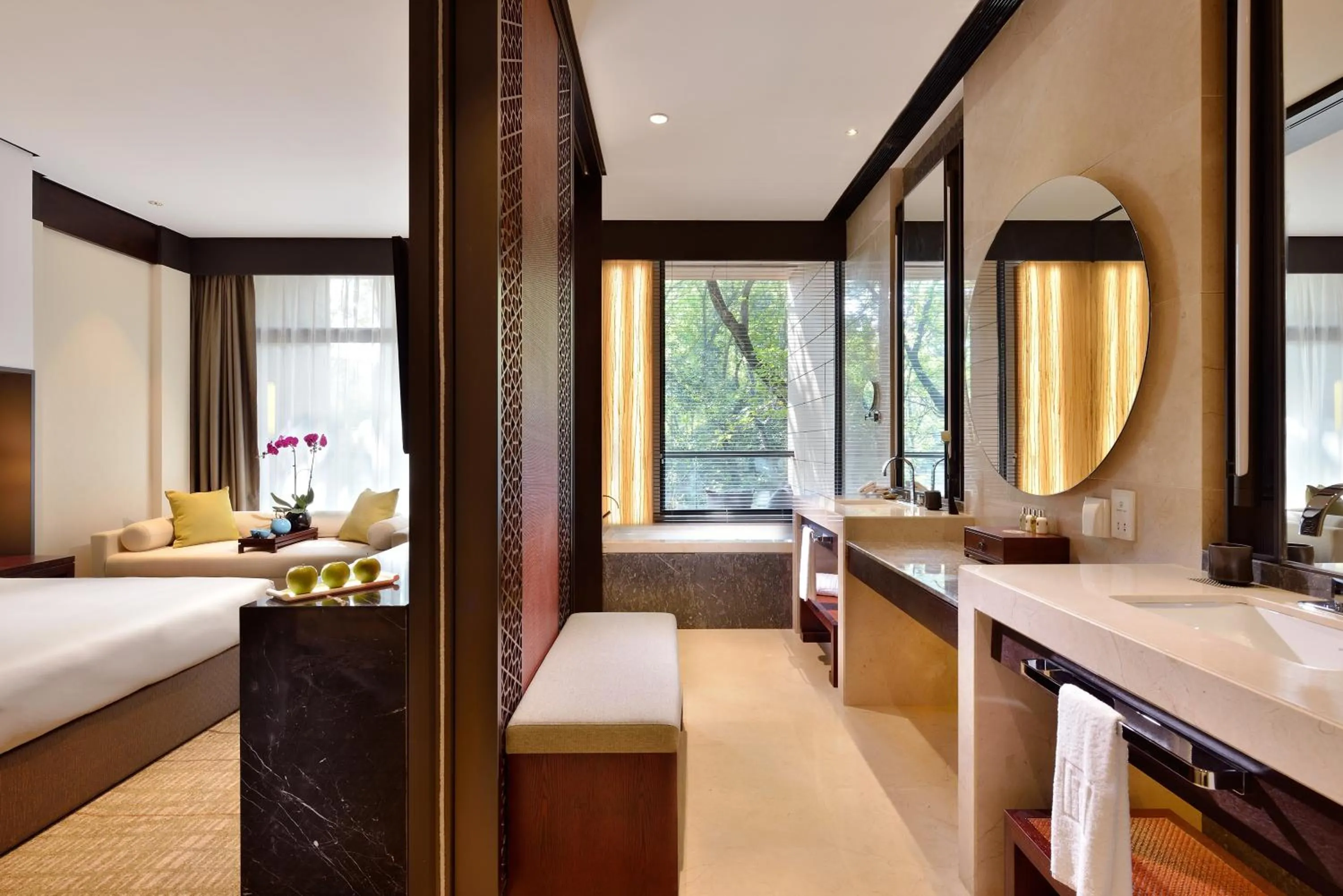 Photo of the whole room, Bed in Millennium Resort Hangzhou