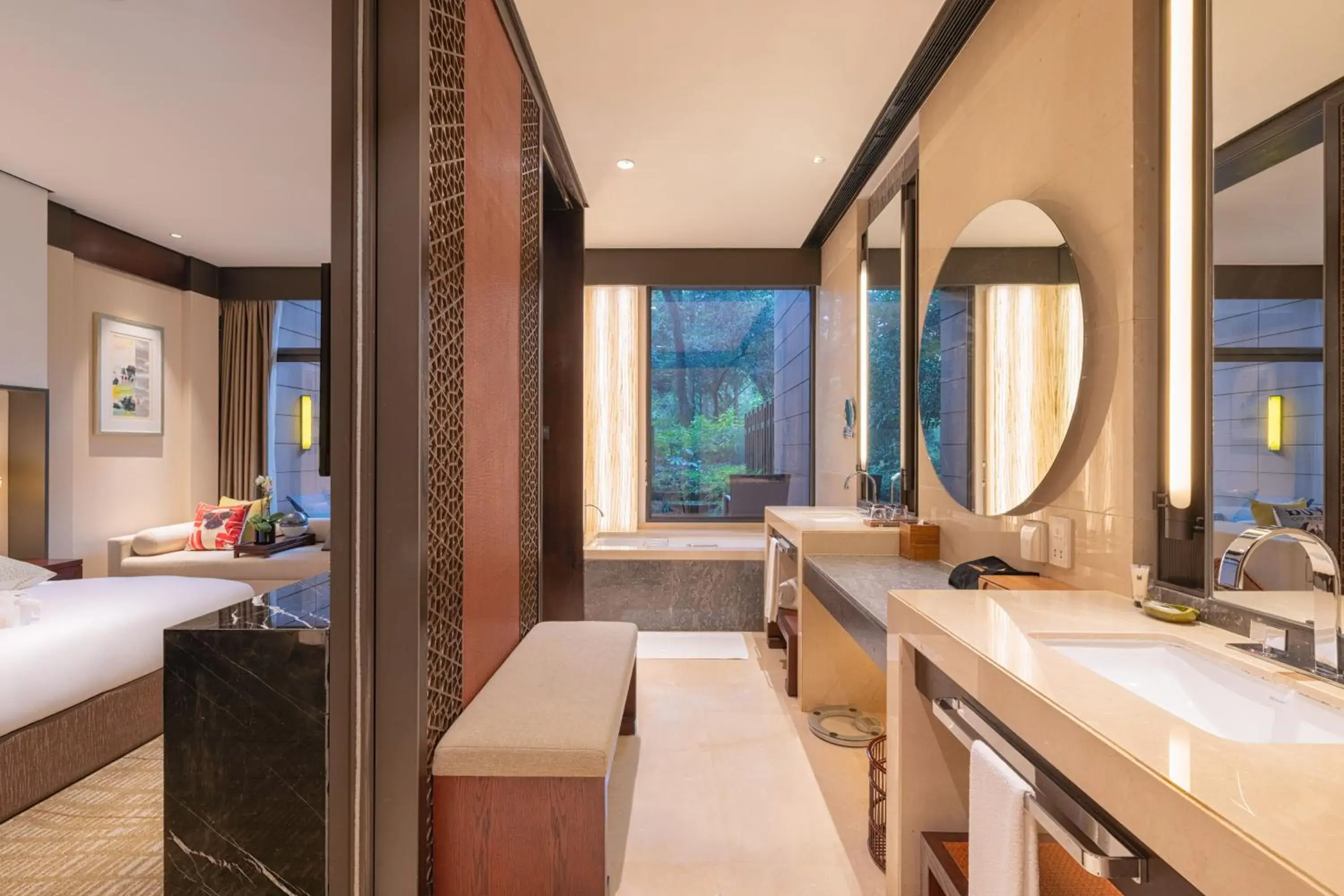 Courtyard Room with King Bed (Pets allowed) - free mini-bar per stay in Millennium Resort Hangzhou Courtyard Room with King Bed (Pets allowed) - free mini-bar per stay in Millennium Resort Hangzhou