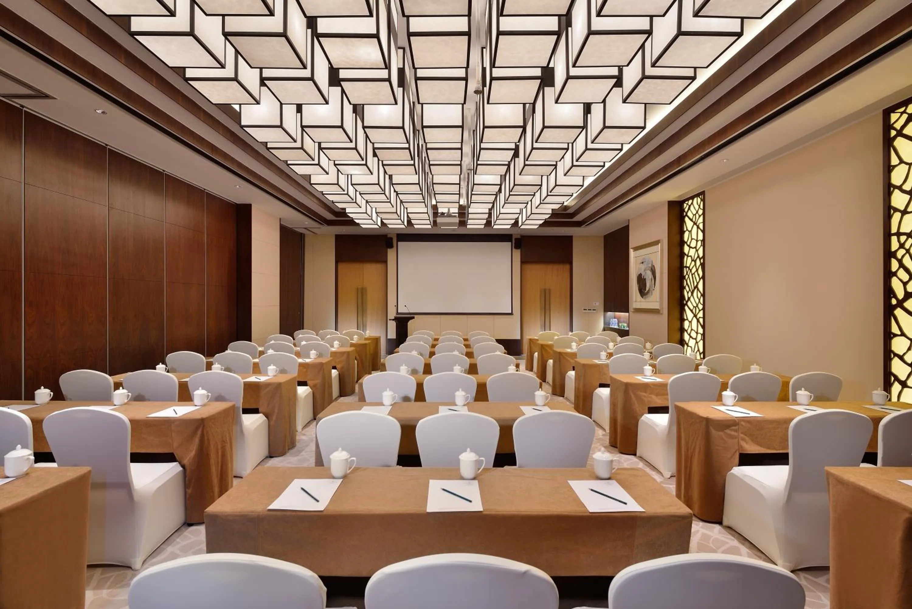 Business facilities in Millennium Resort Hangzhou
