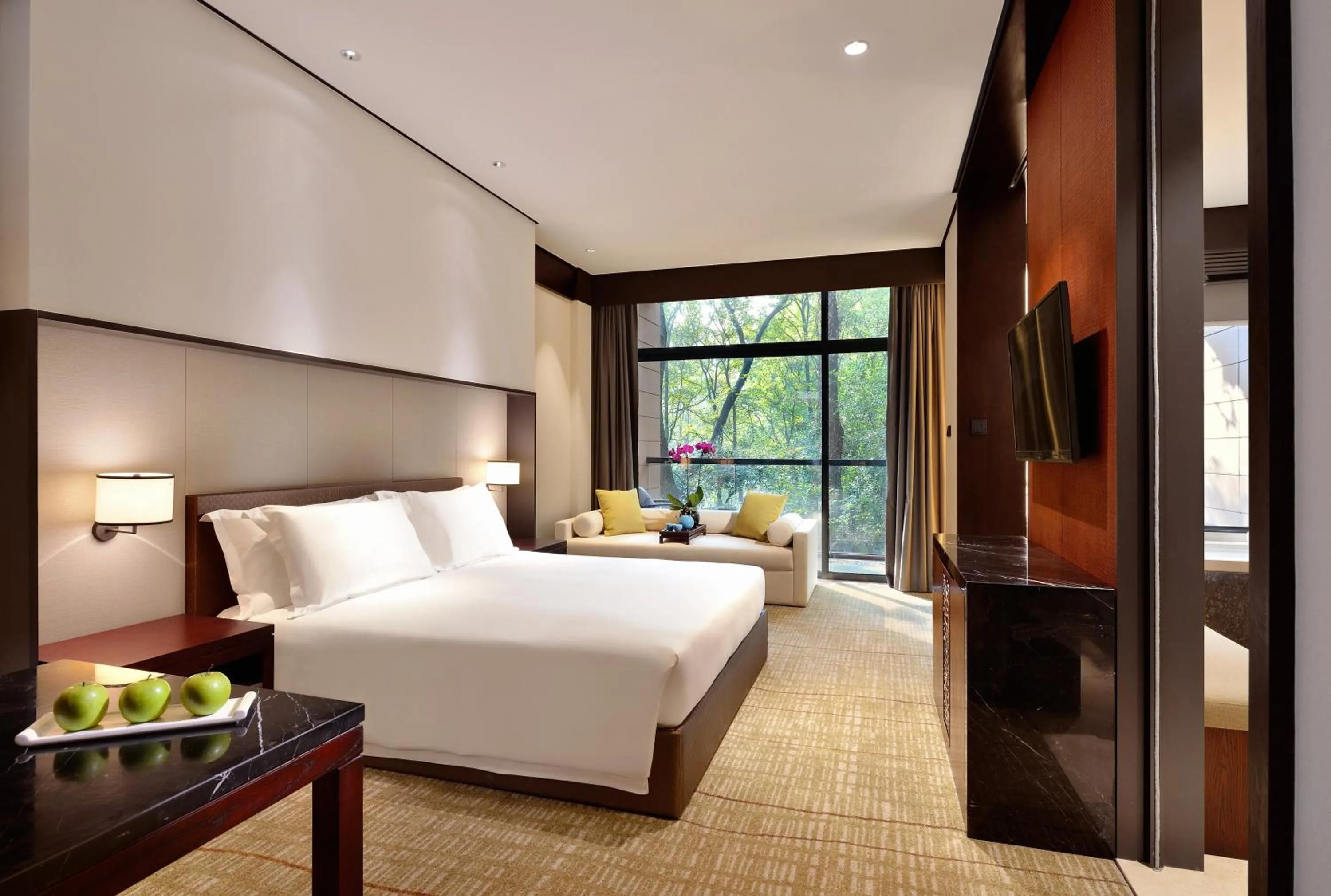 Bedroom, Bed in Millennium Resort Hangzhou