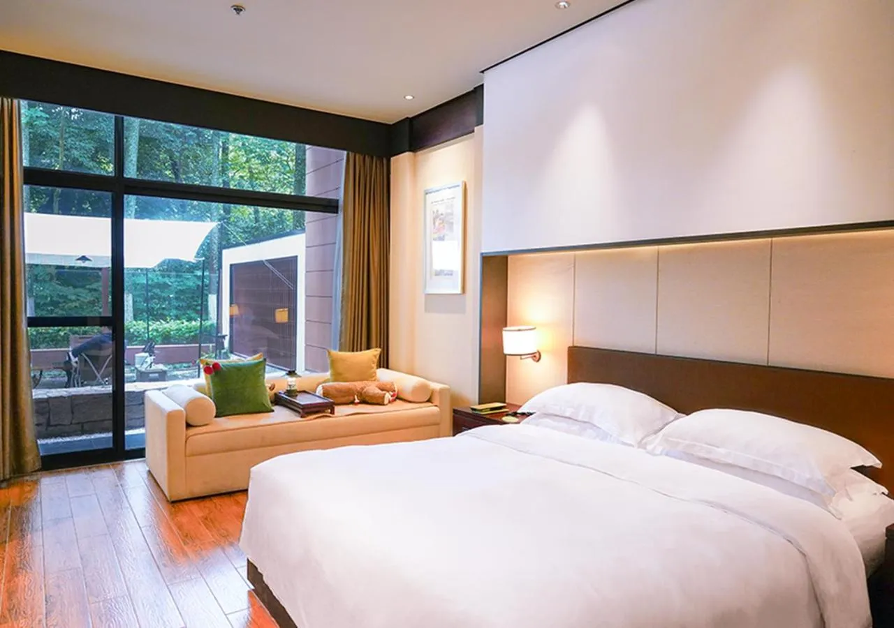 Photo of the whole room, Bed in Millennium Resort Hangzhou