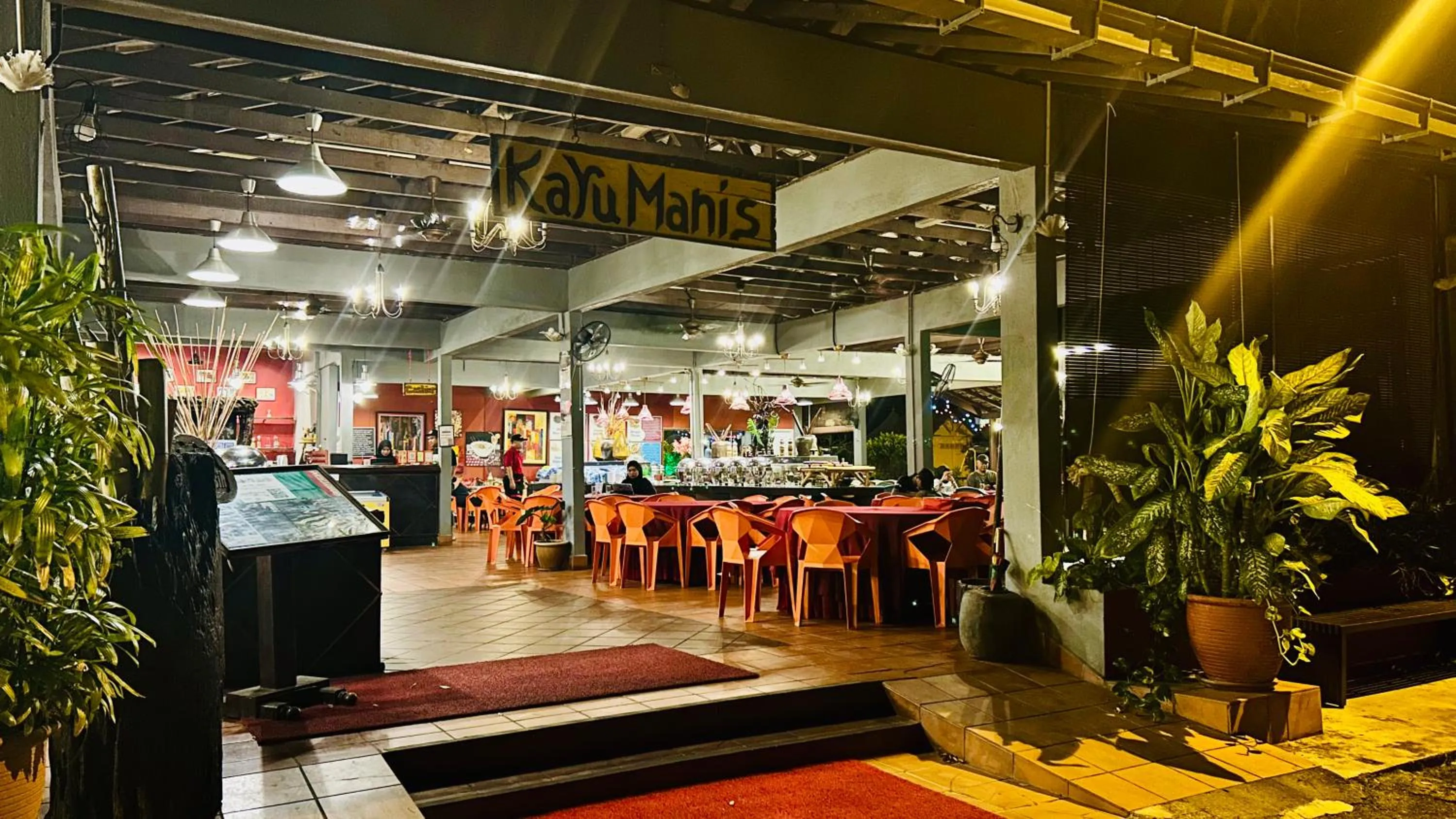 Restaurant/places to eat in RUMBIA RESORT VILLA Paka Terengganu