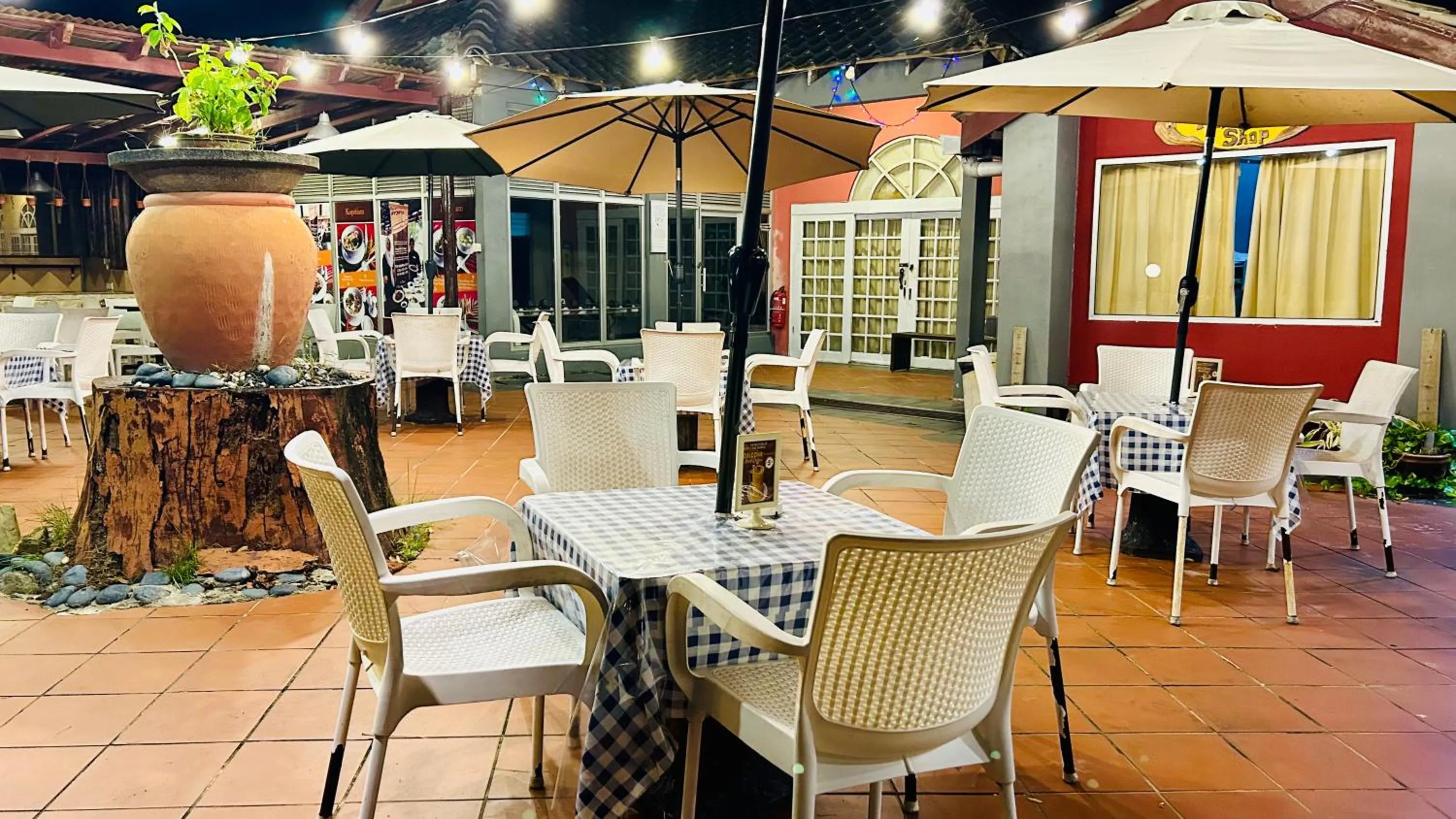 Restaurant/places to eat in RUMBIA RESORT VILLA Paka Terengganu