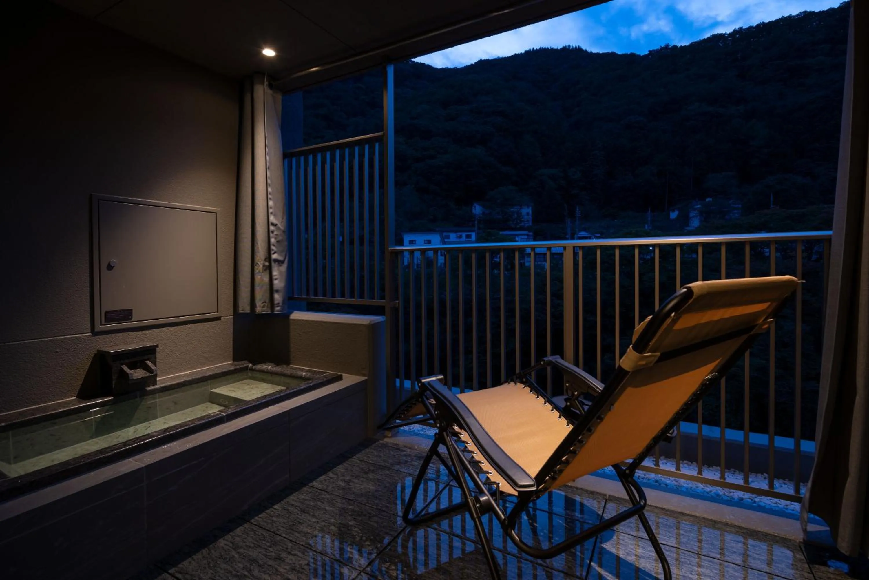 Hot Spring Bath in Minakami Onsen Aratashi Minakami