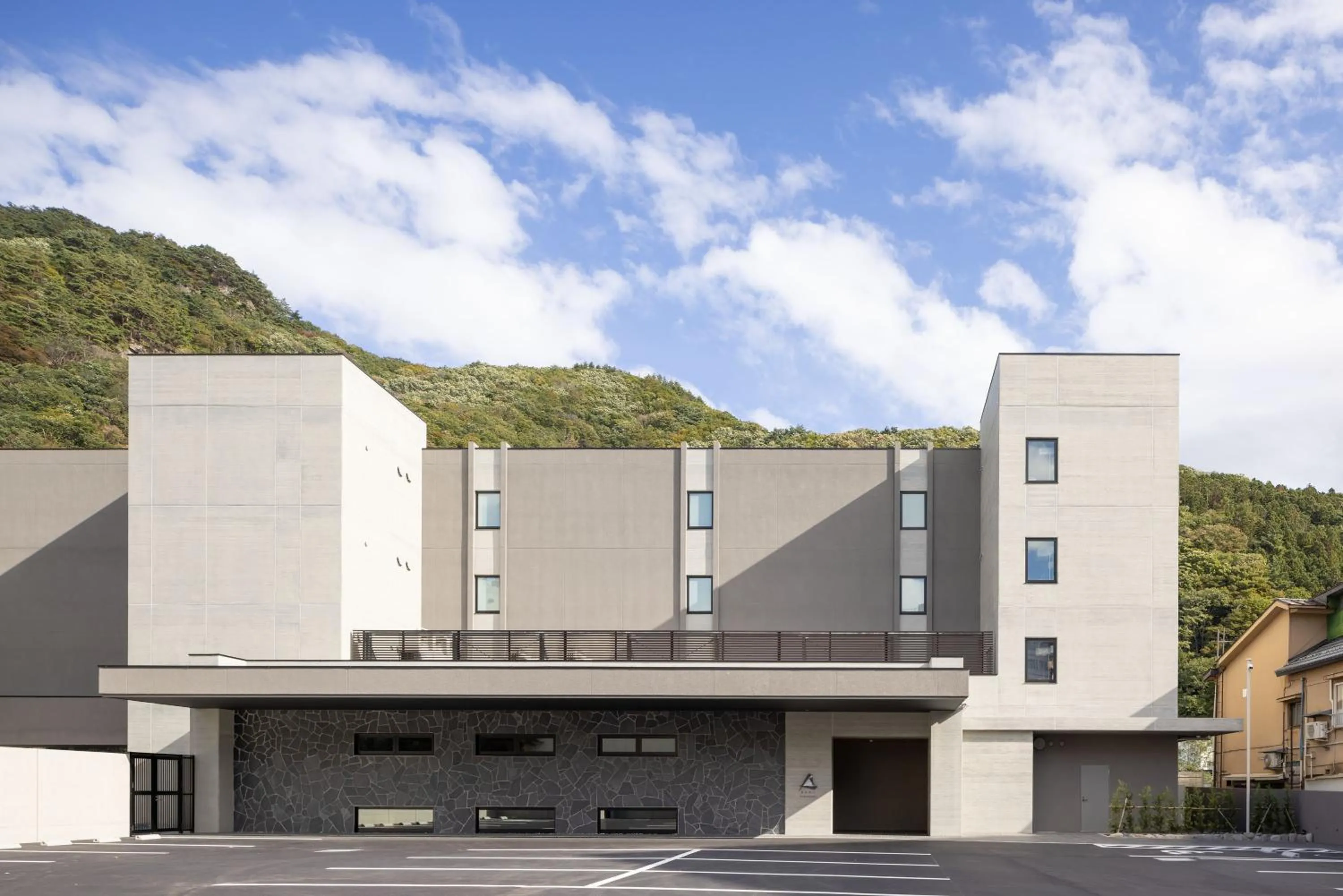 Property building in Minakami Onsen Aratashi Minakami