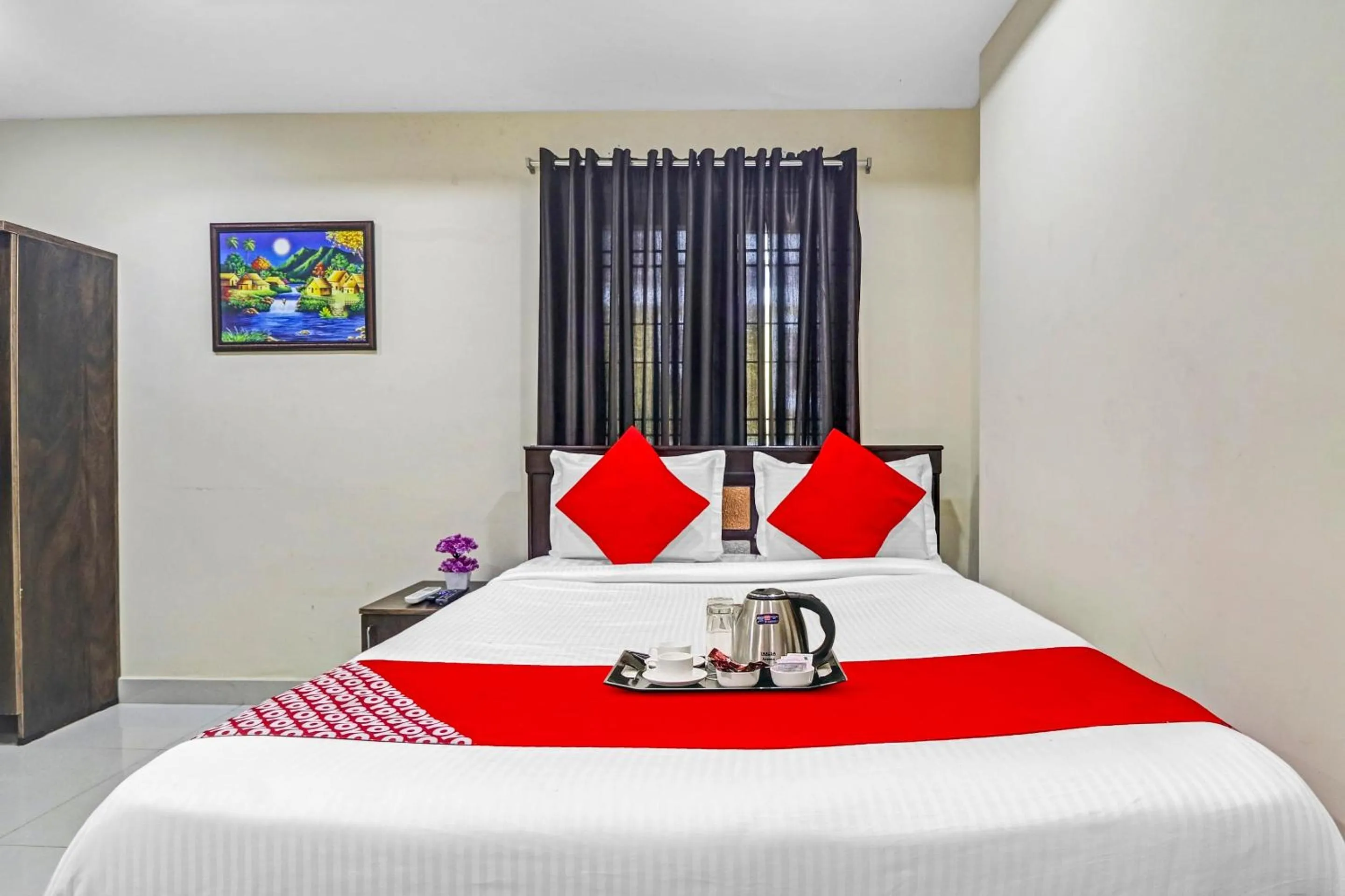 Bedroom, Bed in Super Hotel O Honey Heights Near Botanical Garden