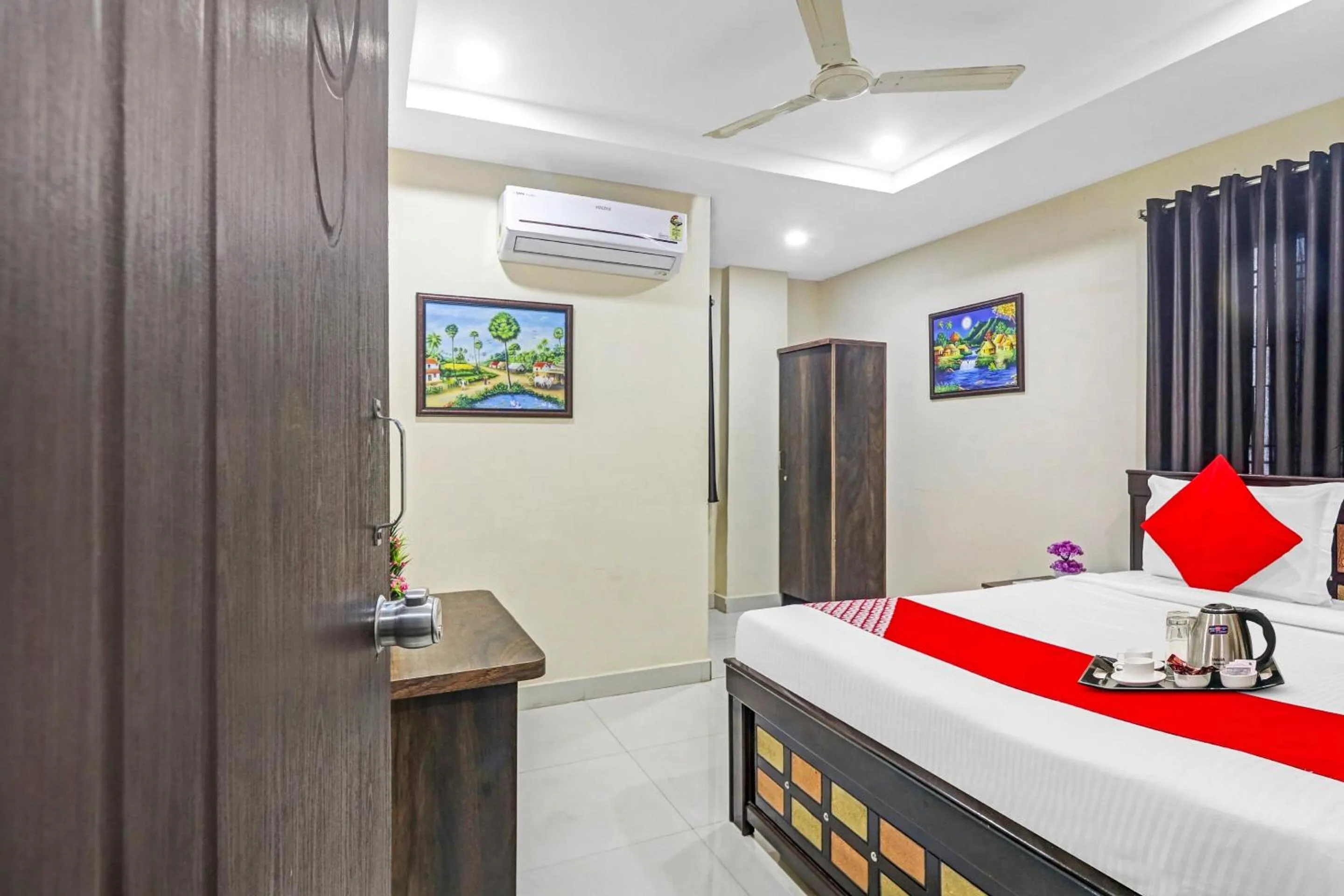 Bedroom, Bed in Super Hotel O Honey Heights Near Botanical Garden