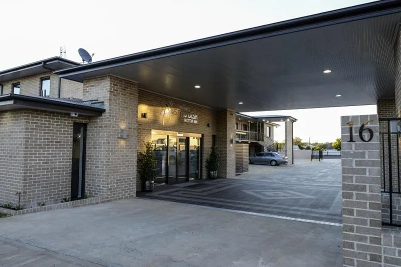 Property building in Astro Dish Motor Inn