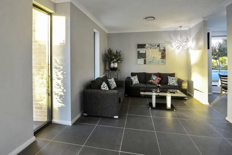 Day in Astro Dish Motor Inn