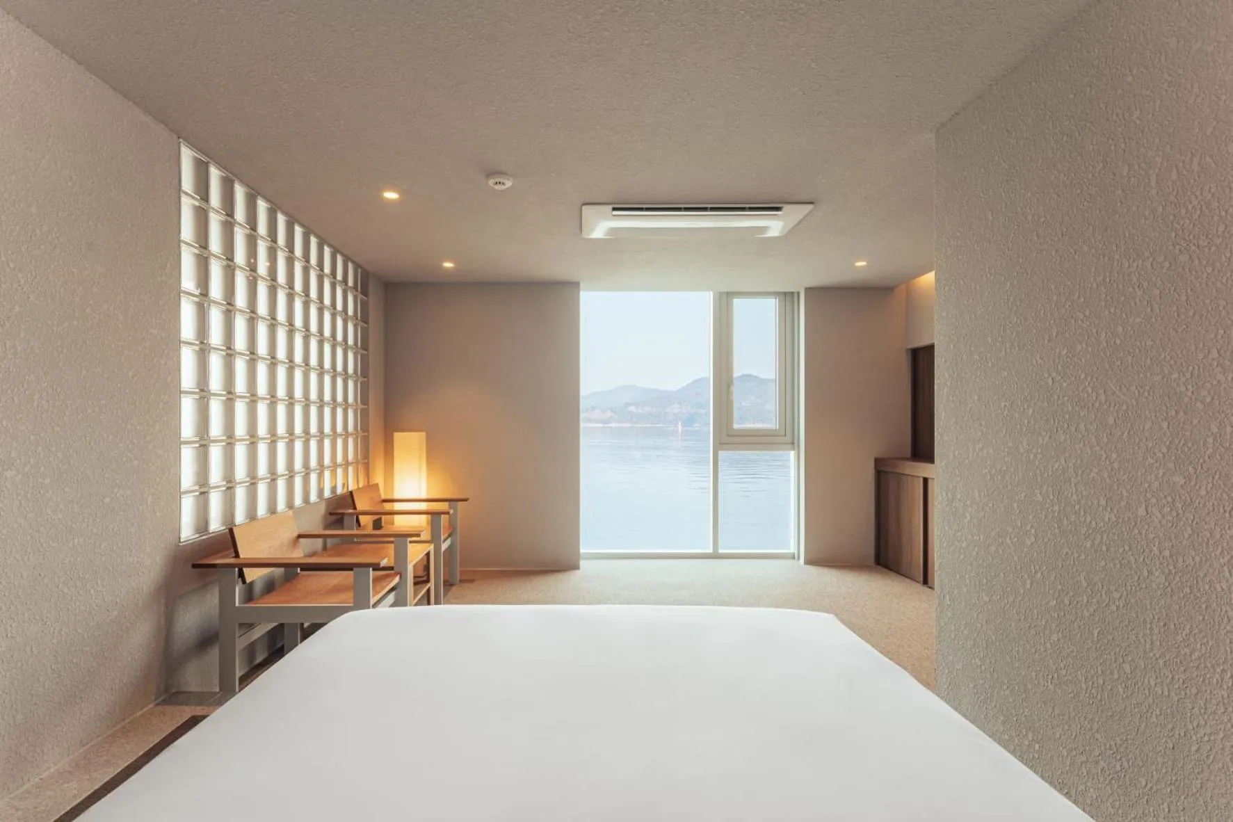 Photo of the whole room, Bed in IJE Namhae
