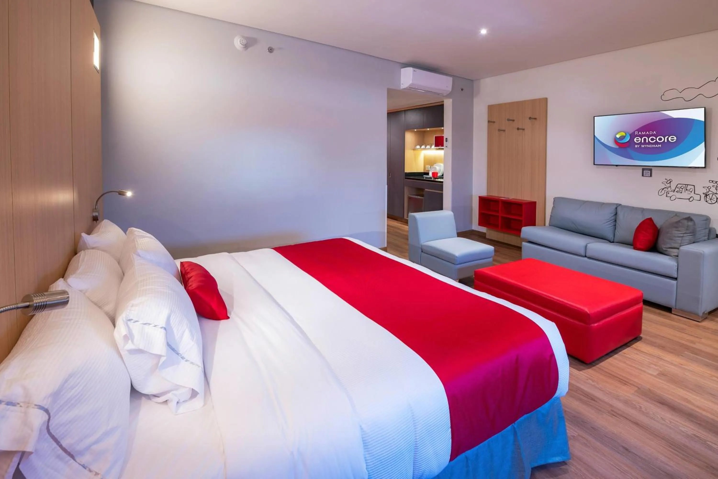 Photo of the whole room, Bed in Ramada Encore by Wyndham Guadalajara Aeropuerto
