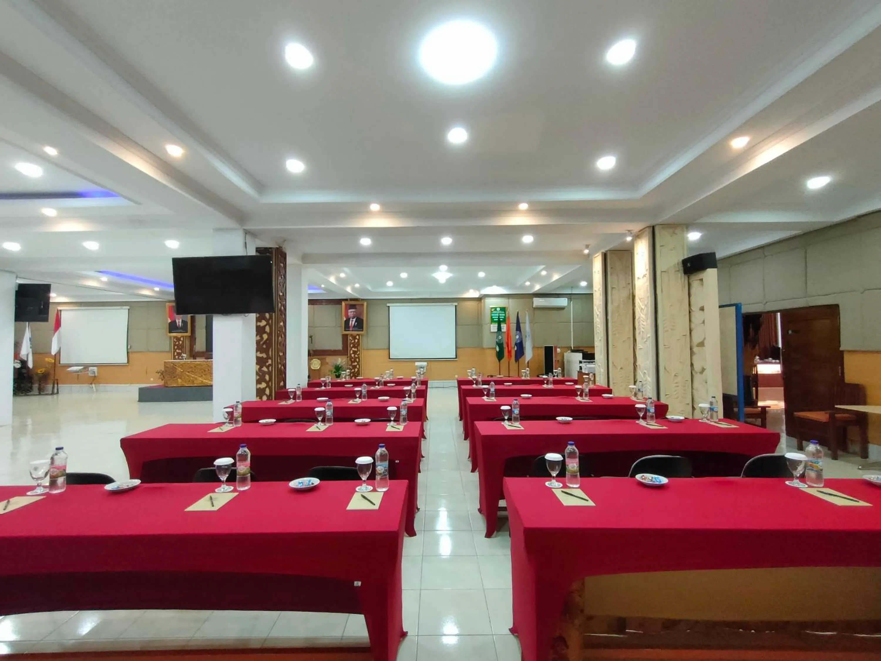 Business facilities in Golden Ganesha Hotel Yogyakarta by Ecommerceloka