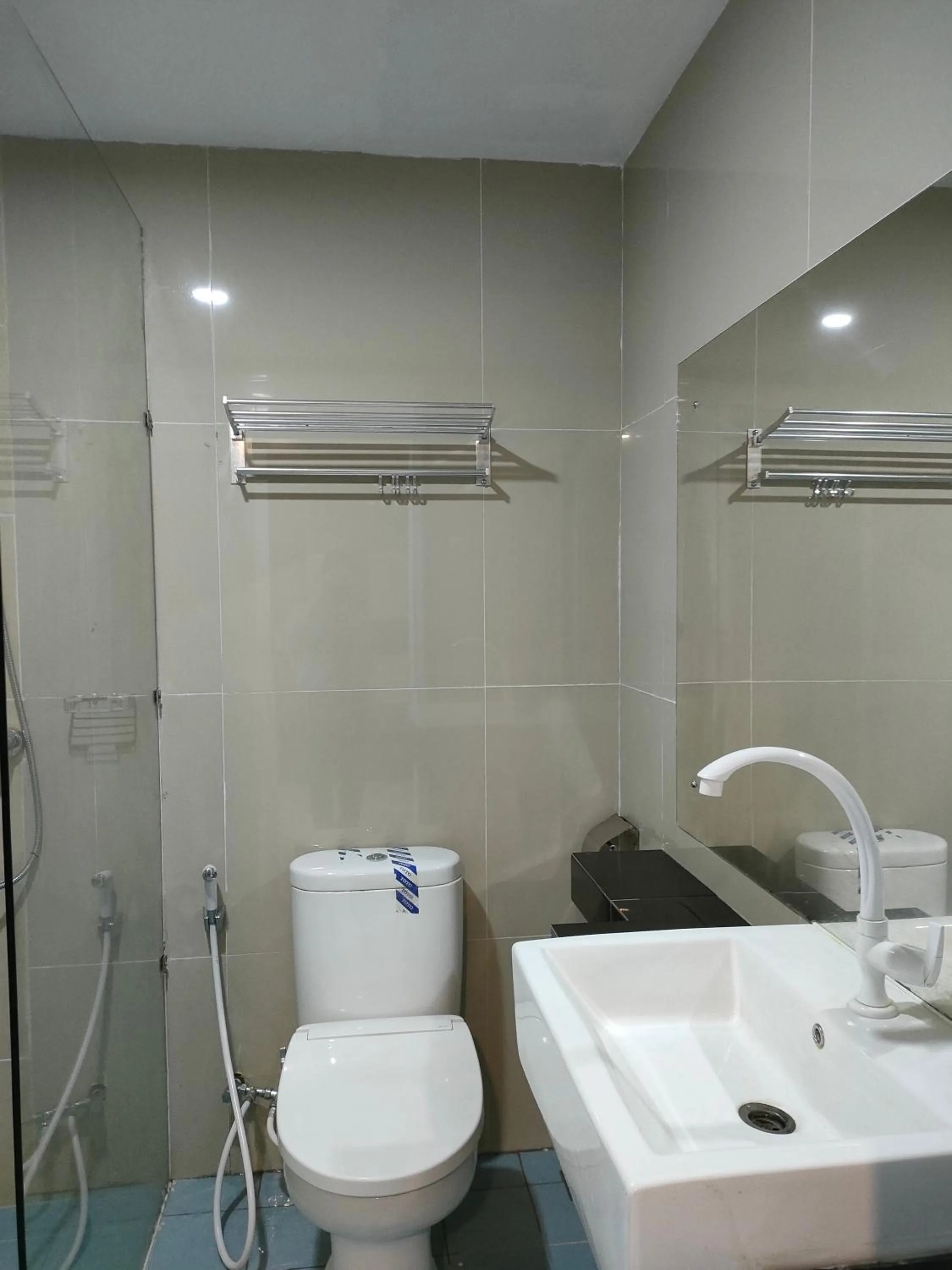 Bathroom in Golden Ganesha Hotel Yogyakarta by Ecommerceloka