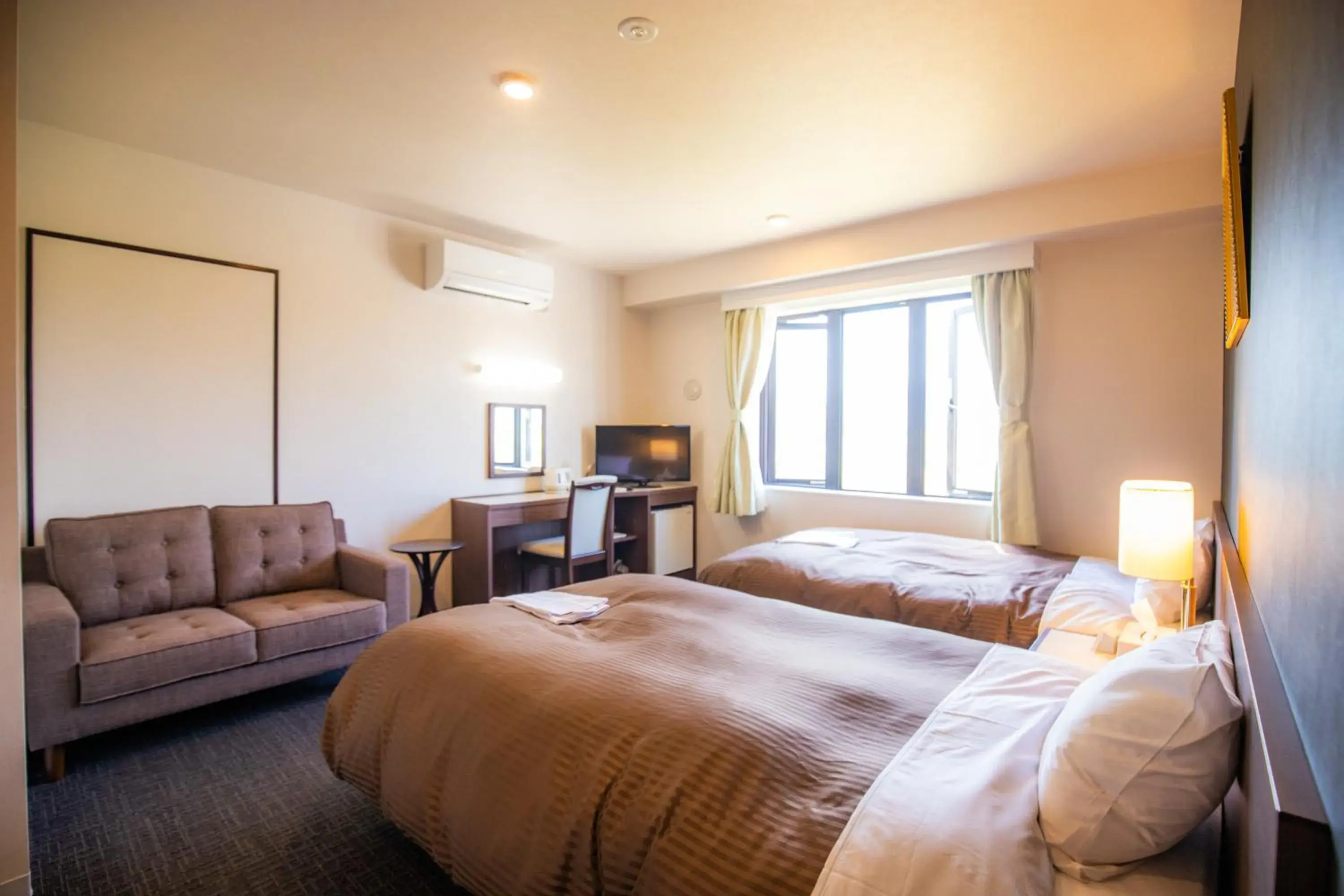 Twin Room -Smoking in Usa Hotel Riverside Twin Room -Smoking in Usa Hotel Riverside