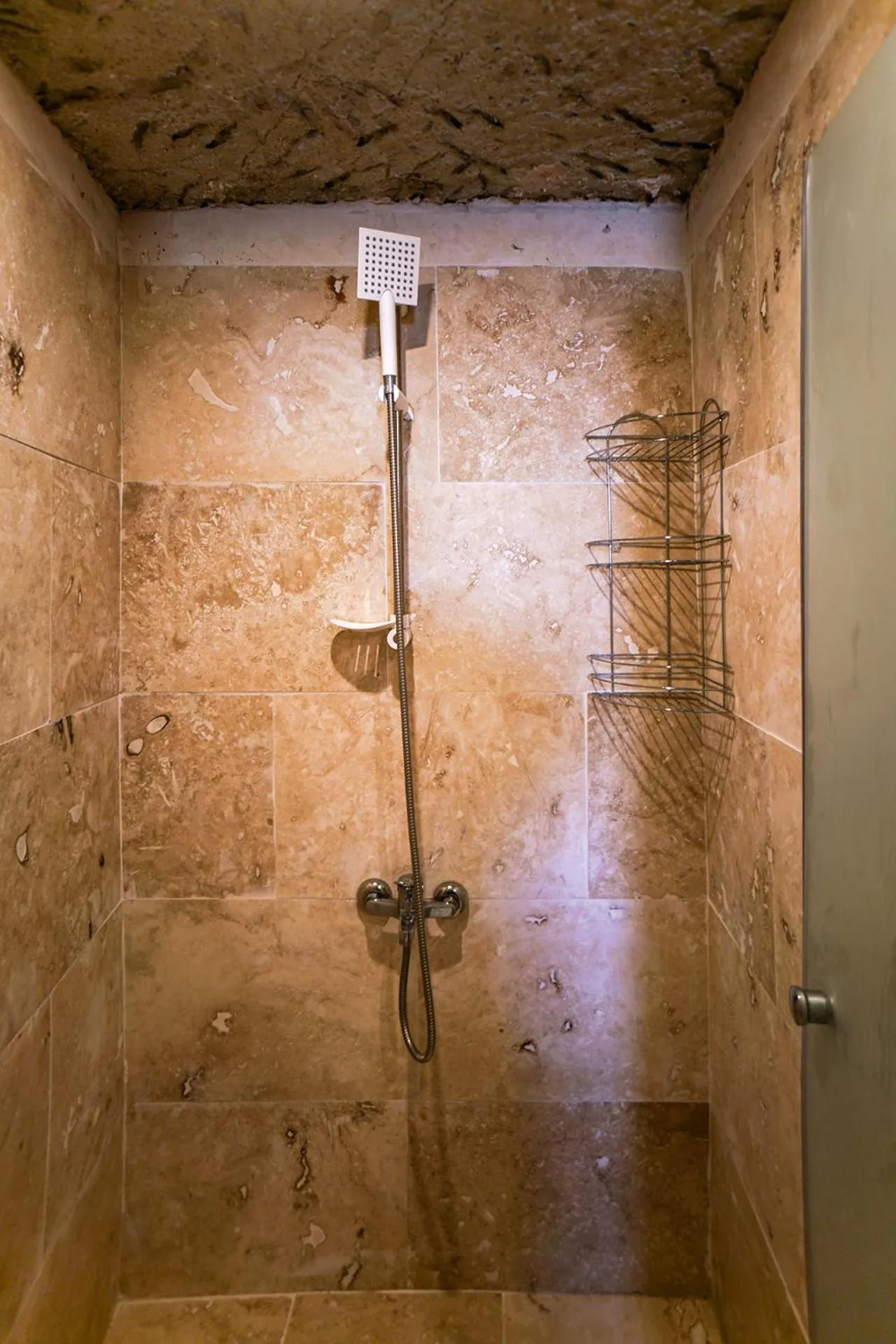 Shower in Azalea Terrace Cave Hotel