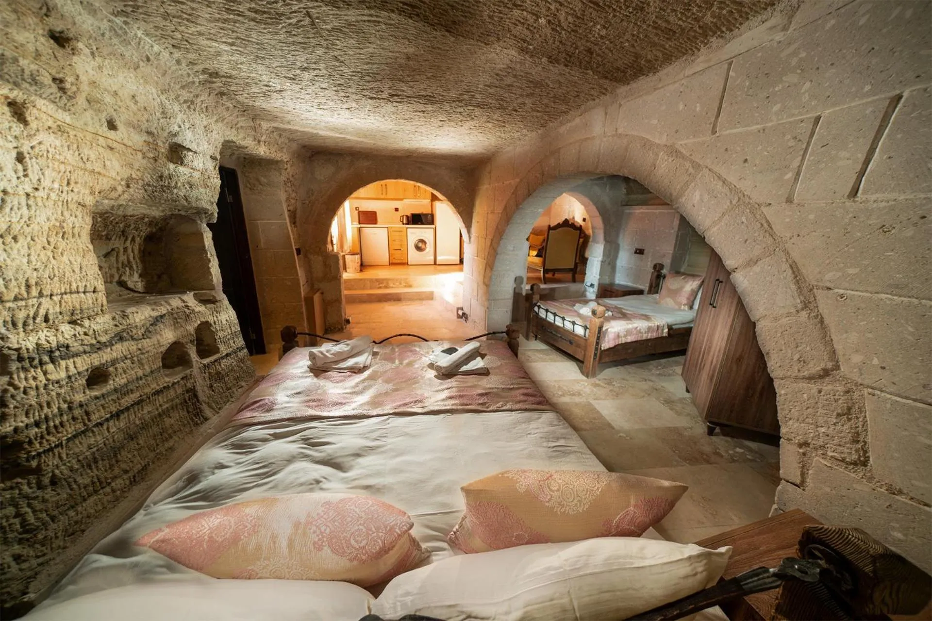 Bed in Azalea Terrace Cave Hotel