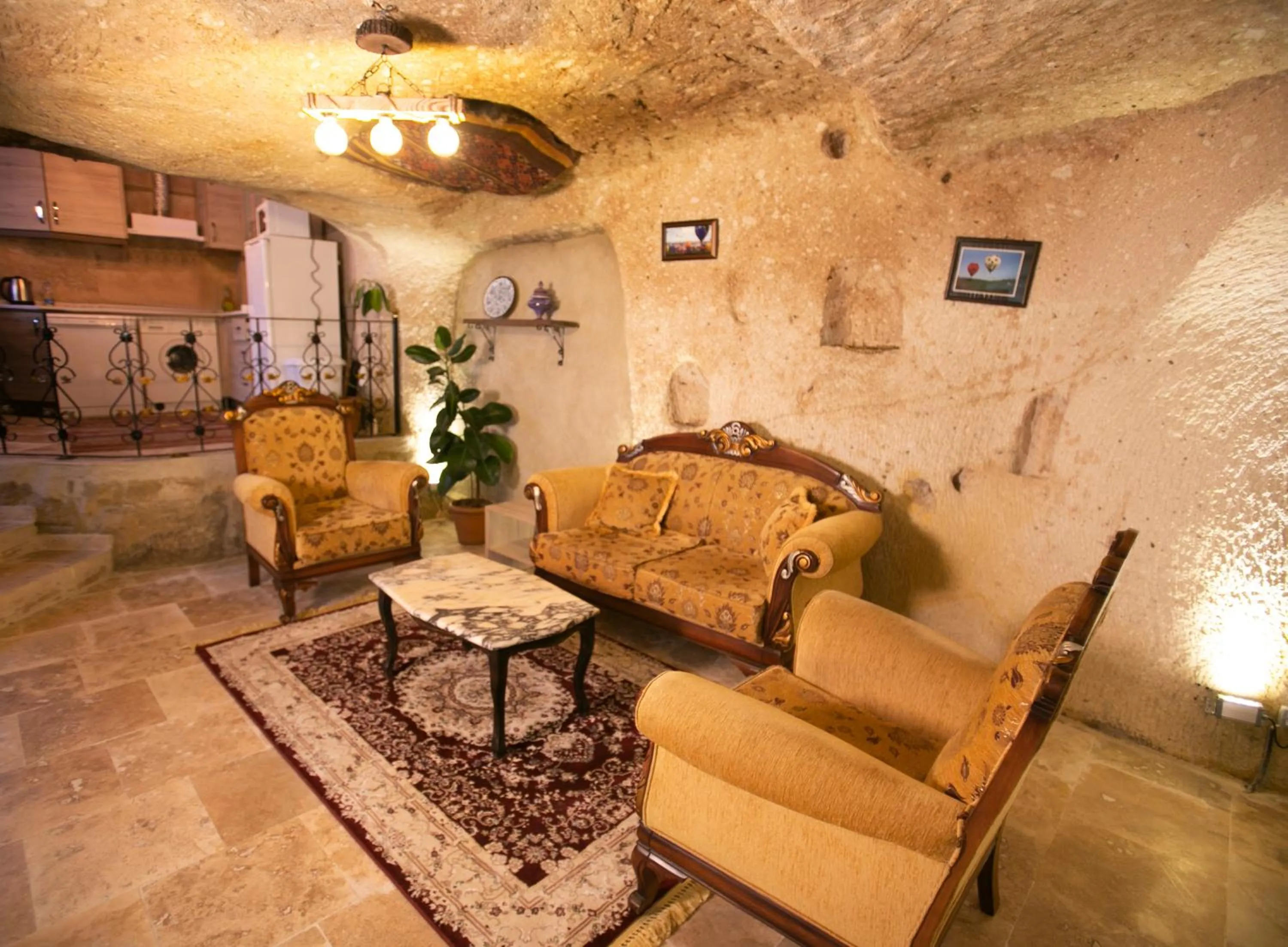 Living room in Azalea Terrace Cave Hotel