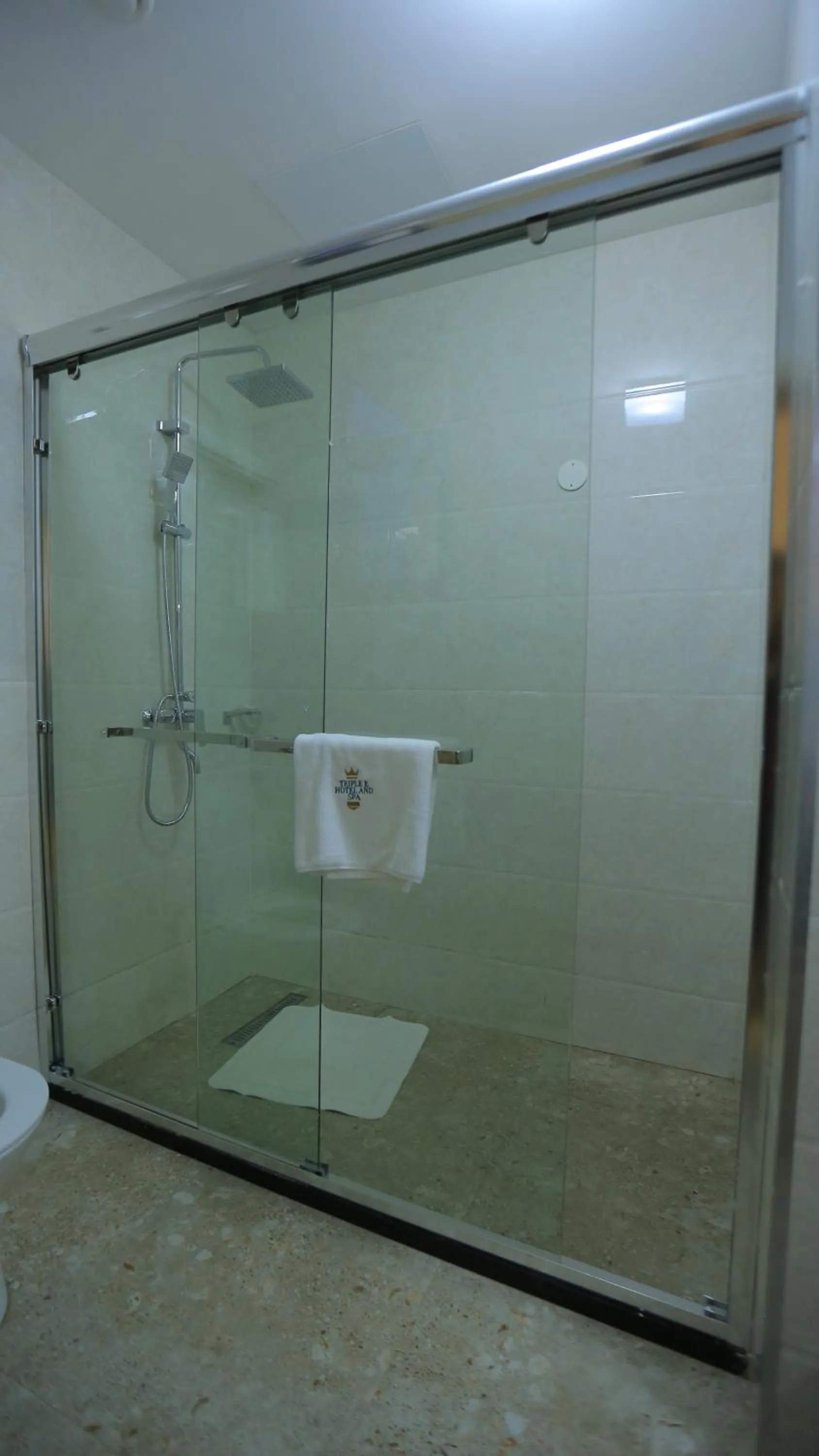 Shower in Triple E Hotel and Spa
