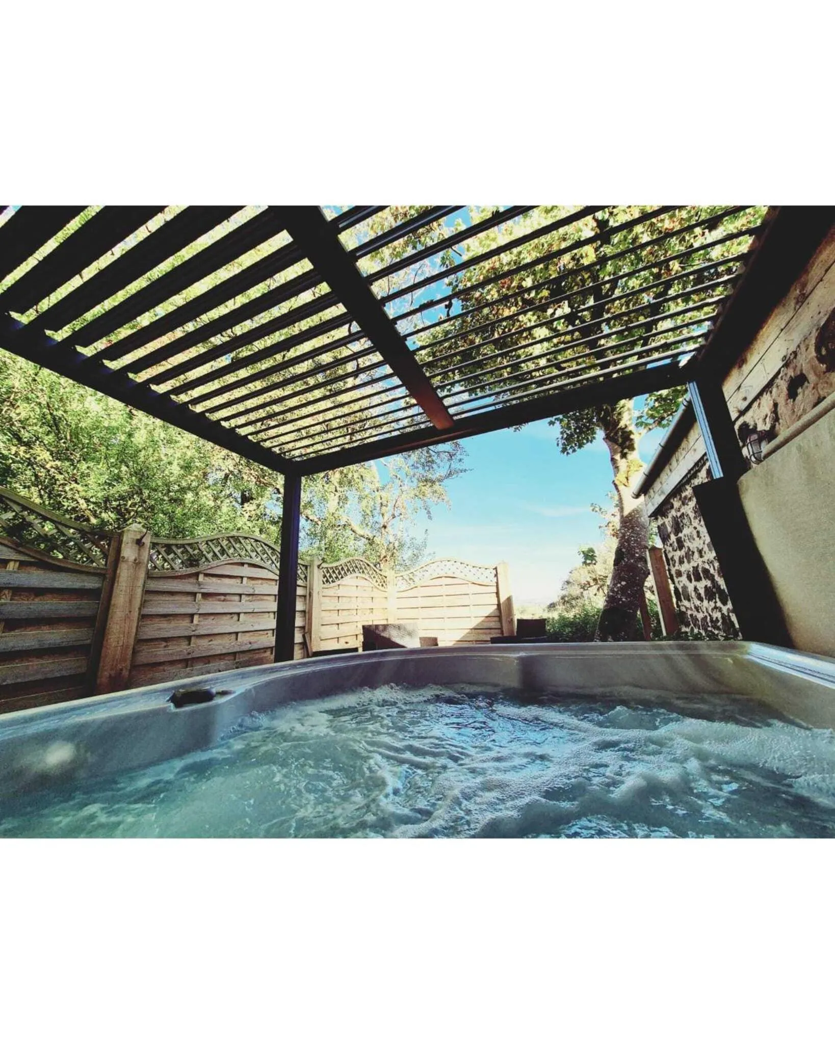 Hot Tub in Squirrel Cottage