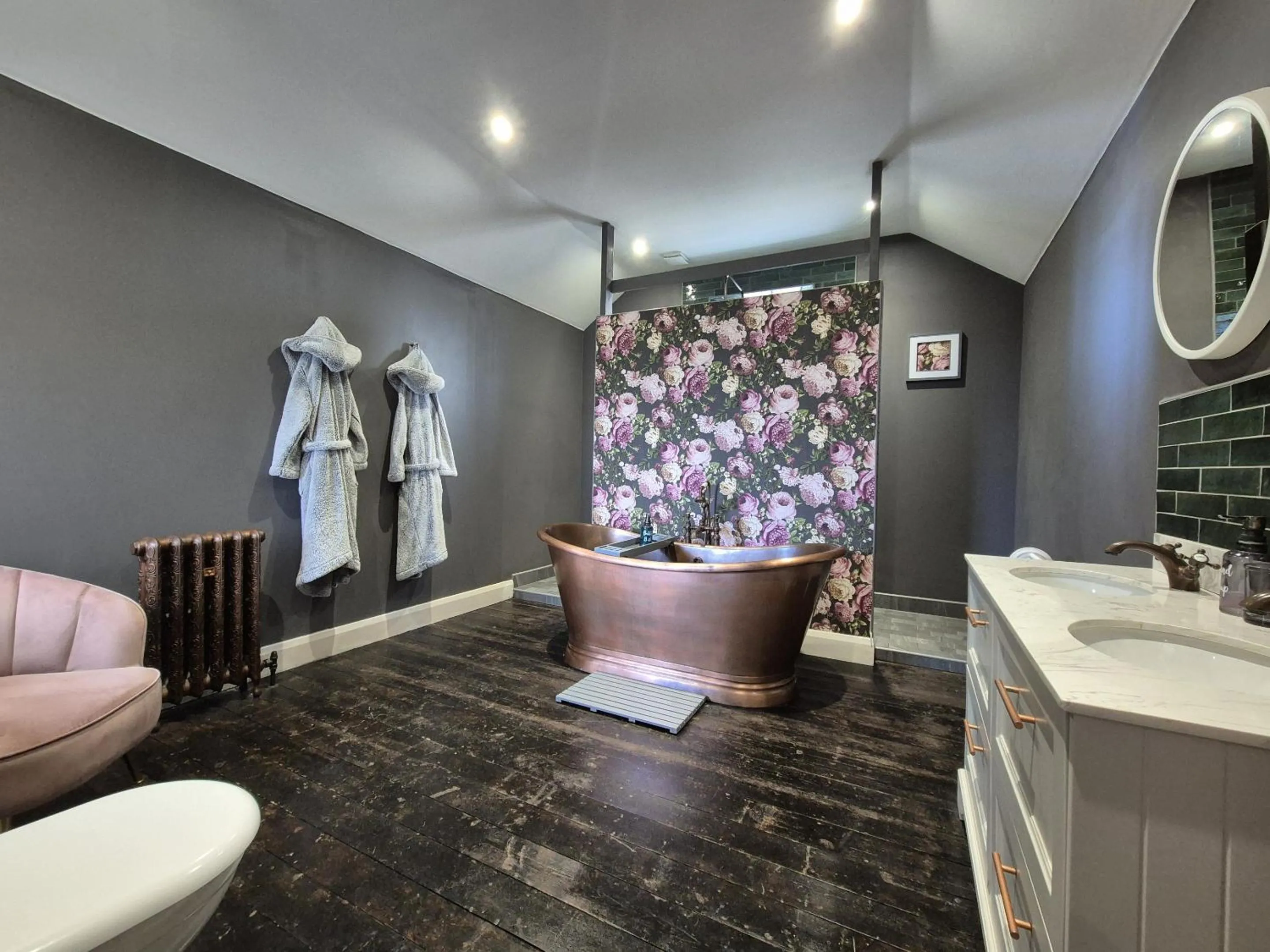 Bathroom in Squirrel Cottage