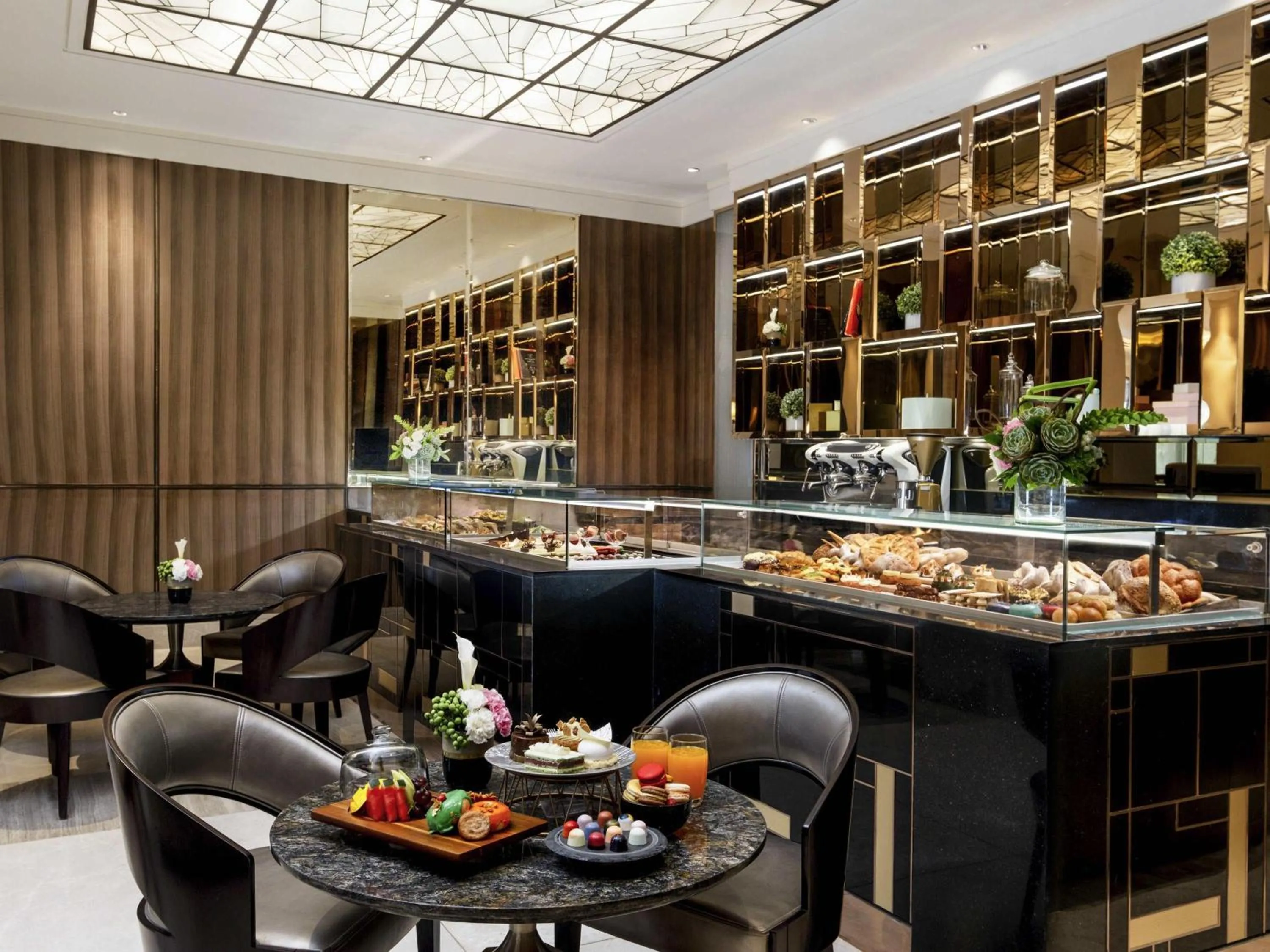 Restaurant/places to eat in Admiral Hotel Manila - MGallery Collection