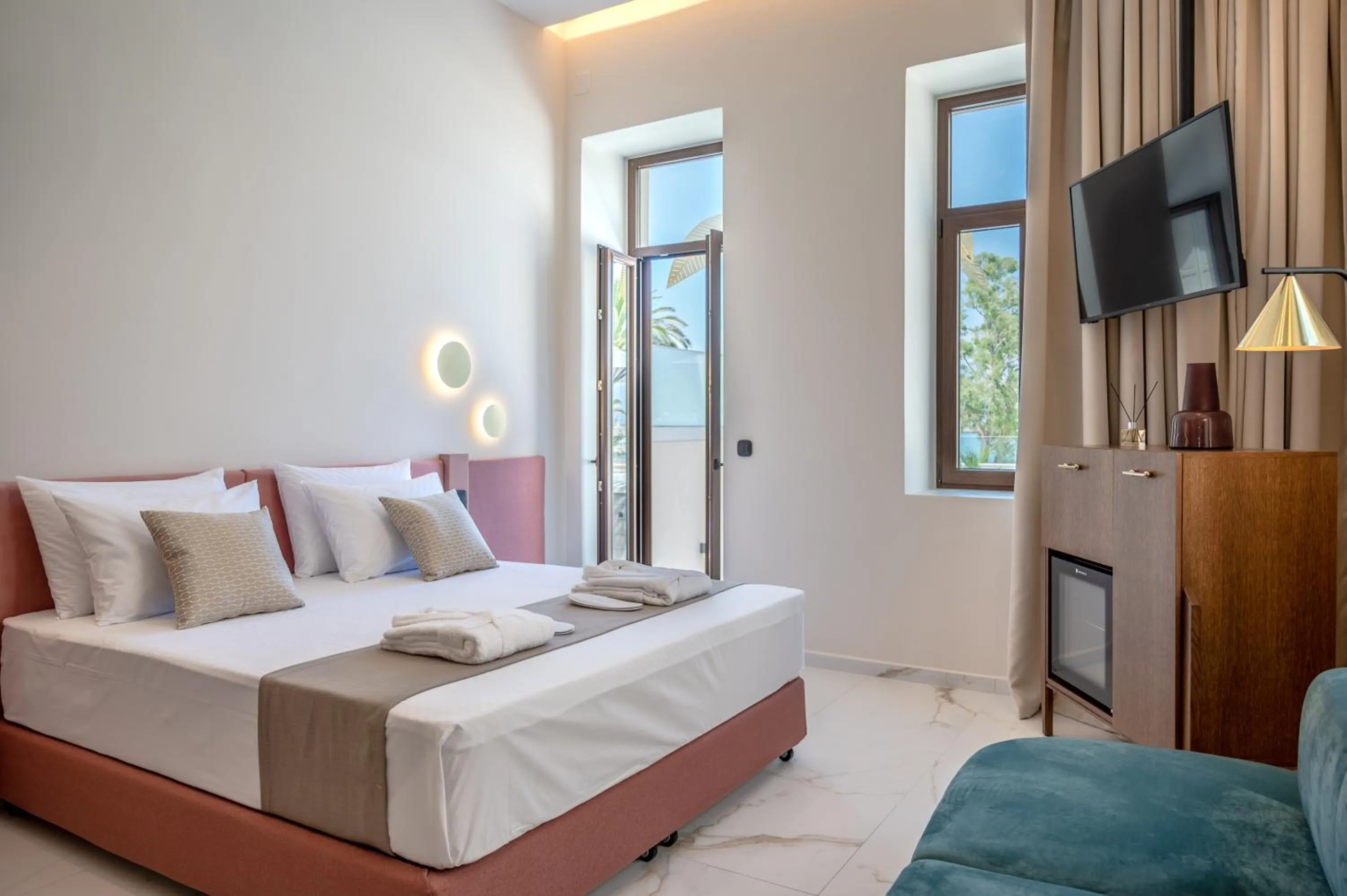 TV and multimedia, Bed in Omma Suites