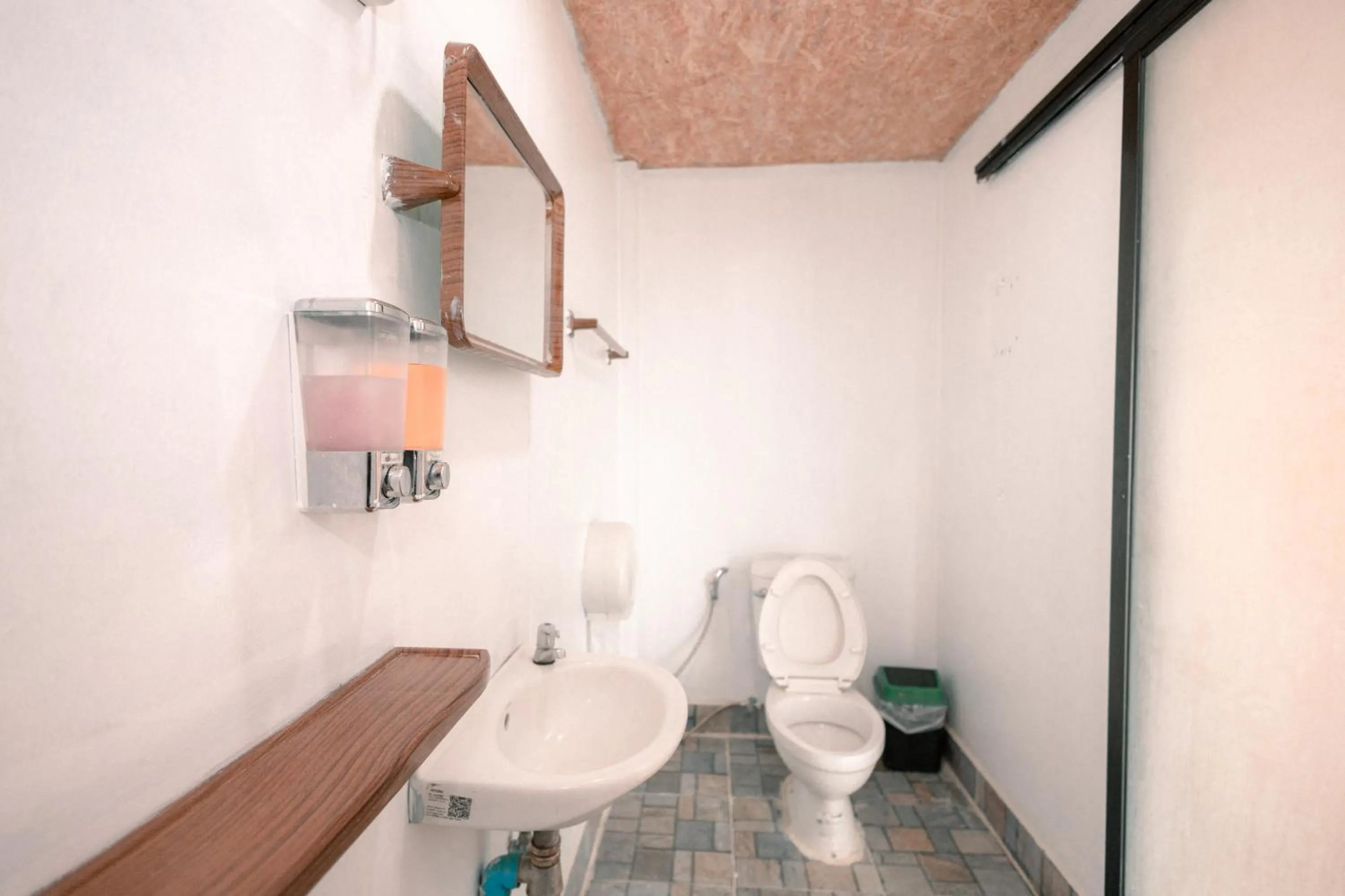 Toilet in ม่อนชาพาเพลิน ม่อนแจ่ม Monchapaplearn Monjam