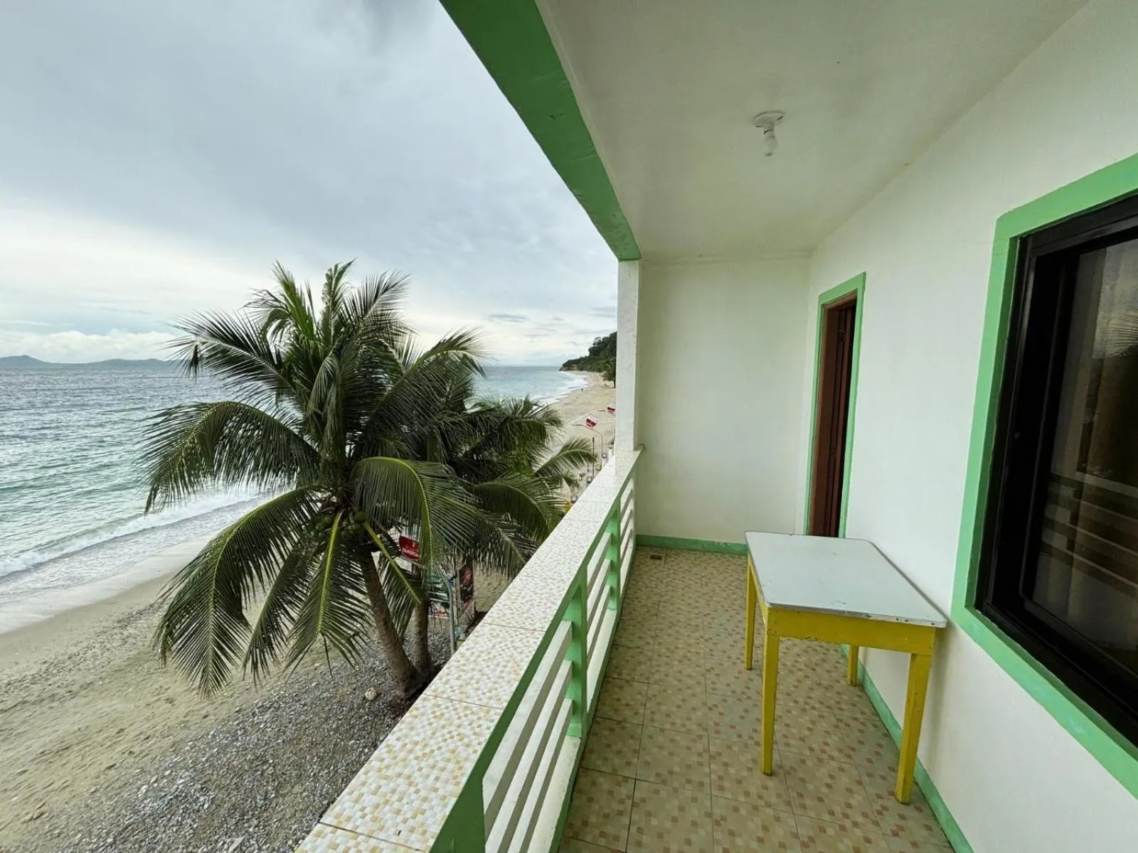 White Beach Hotel Puerto Galera powered by Cocotel