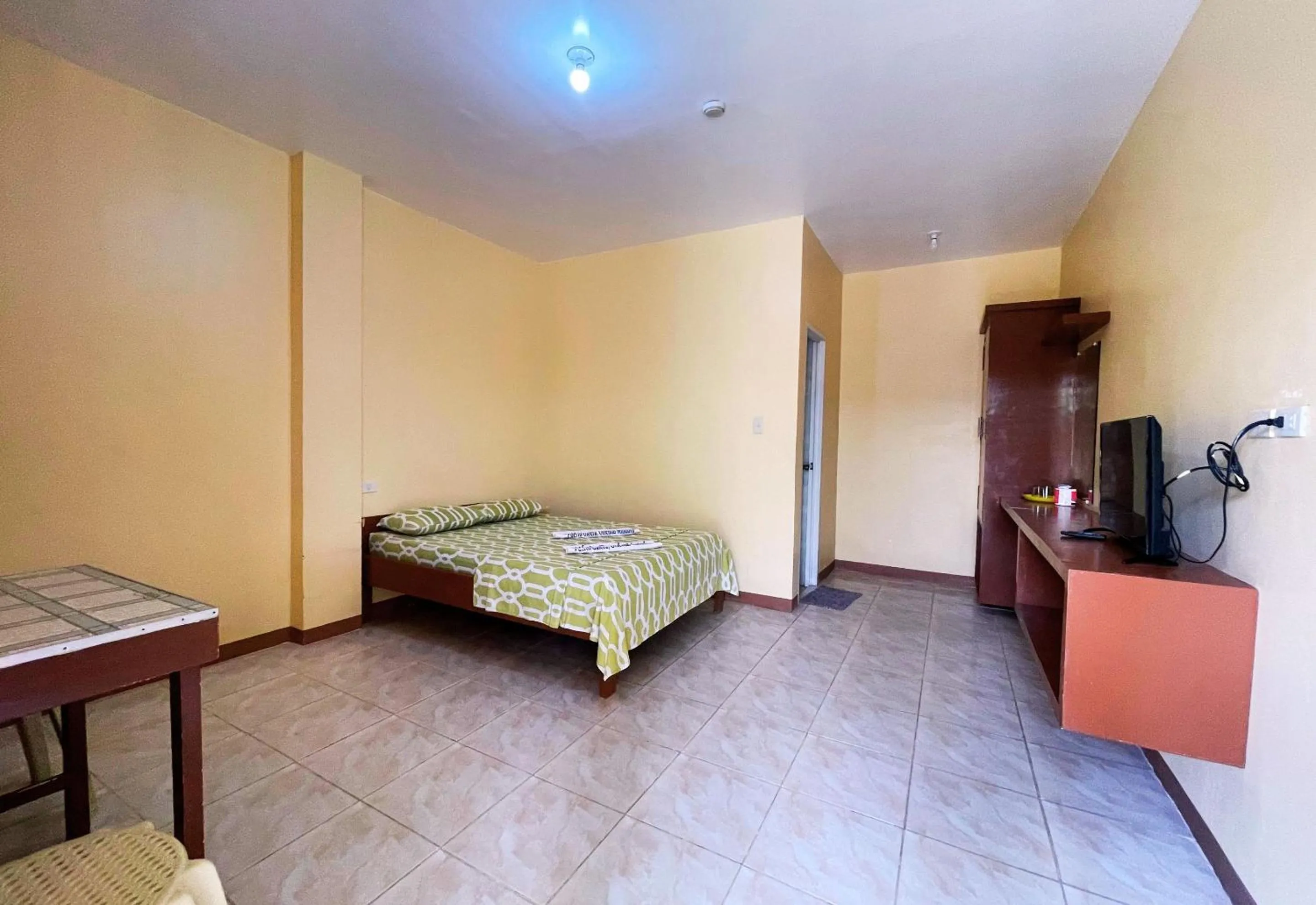 Bed in White Beach Hotel Puerto Galera powered by Cocotel