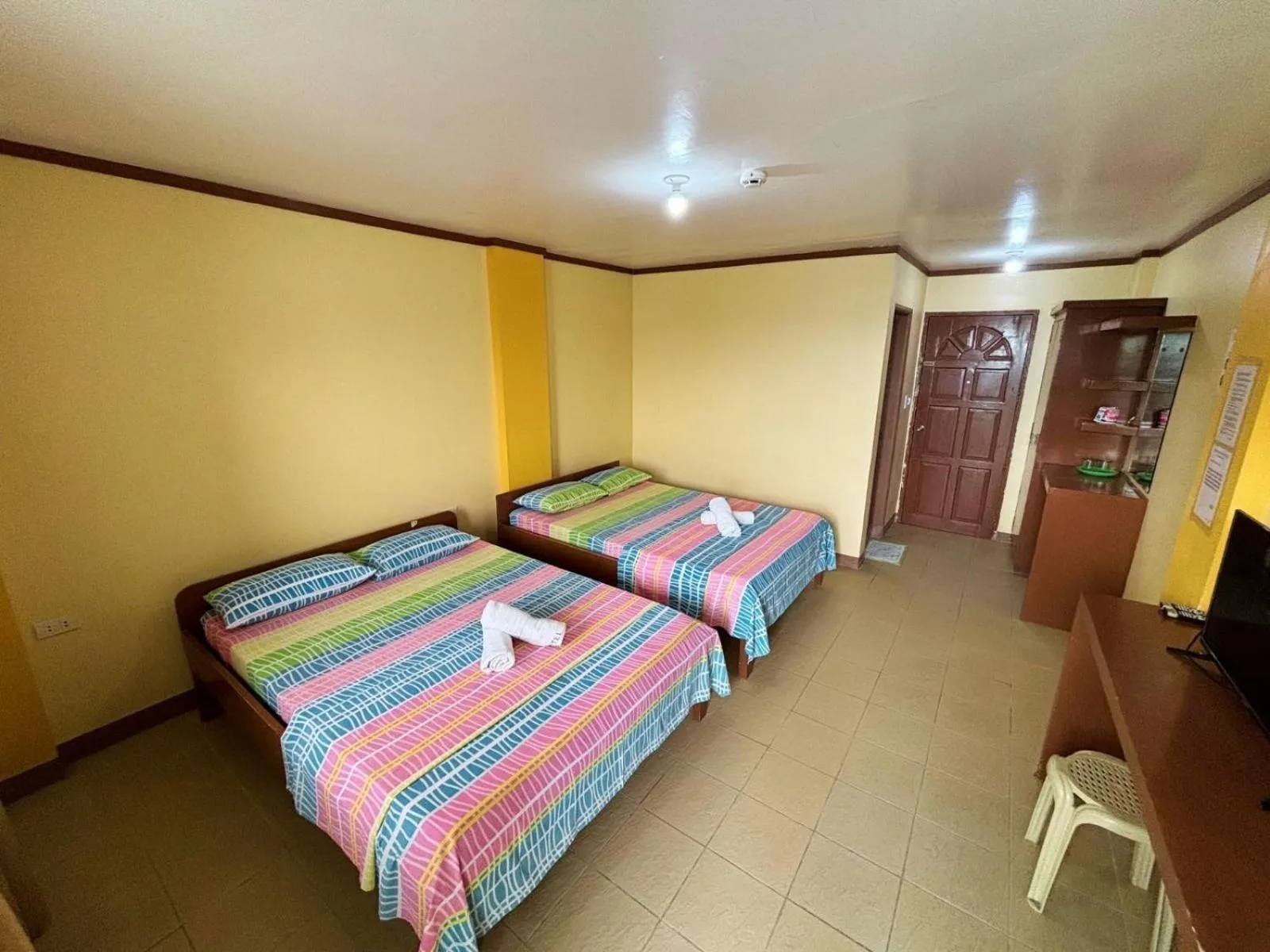 Bed in White Beach Hotel Puerto Galera powered by Cocotel