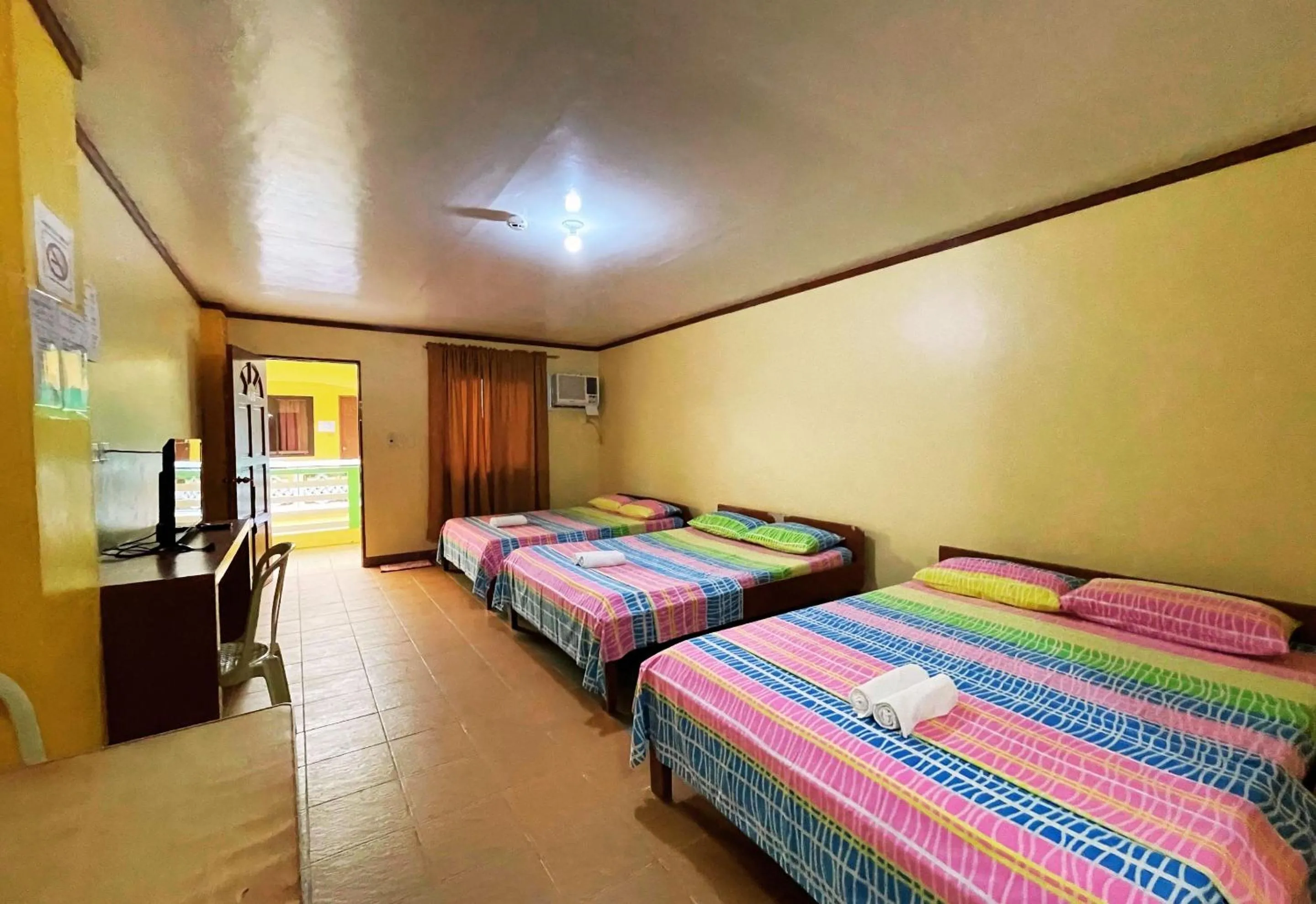 Bed in White Beach Hotel Puerto Galera powered by Cocotel