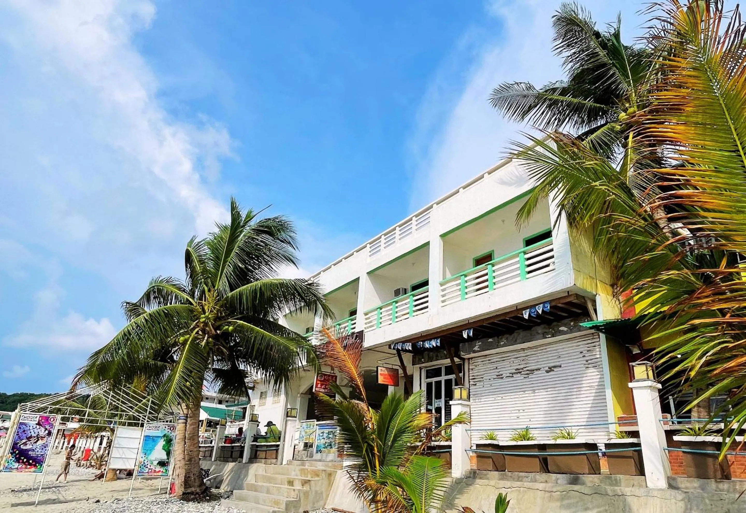 White Beach Hotel Puerto Galera powered by Cocotel