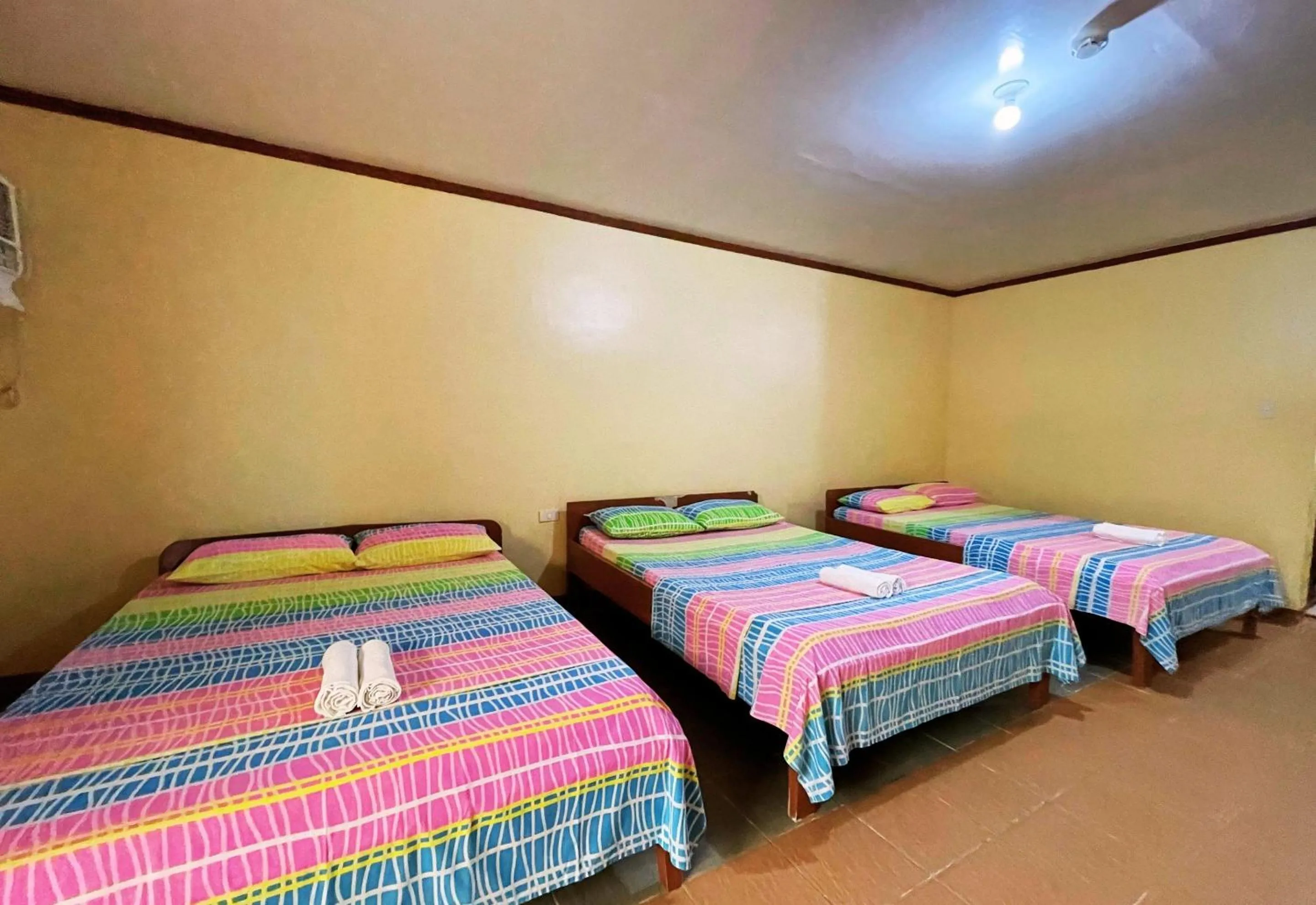 Bed in White Beach Hotel Puerto Galera powered by Cocotel