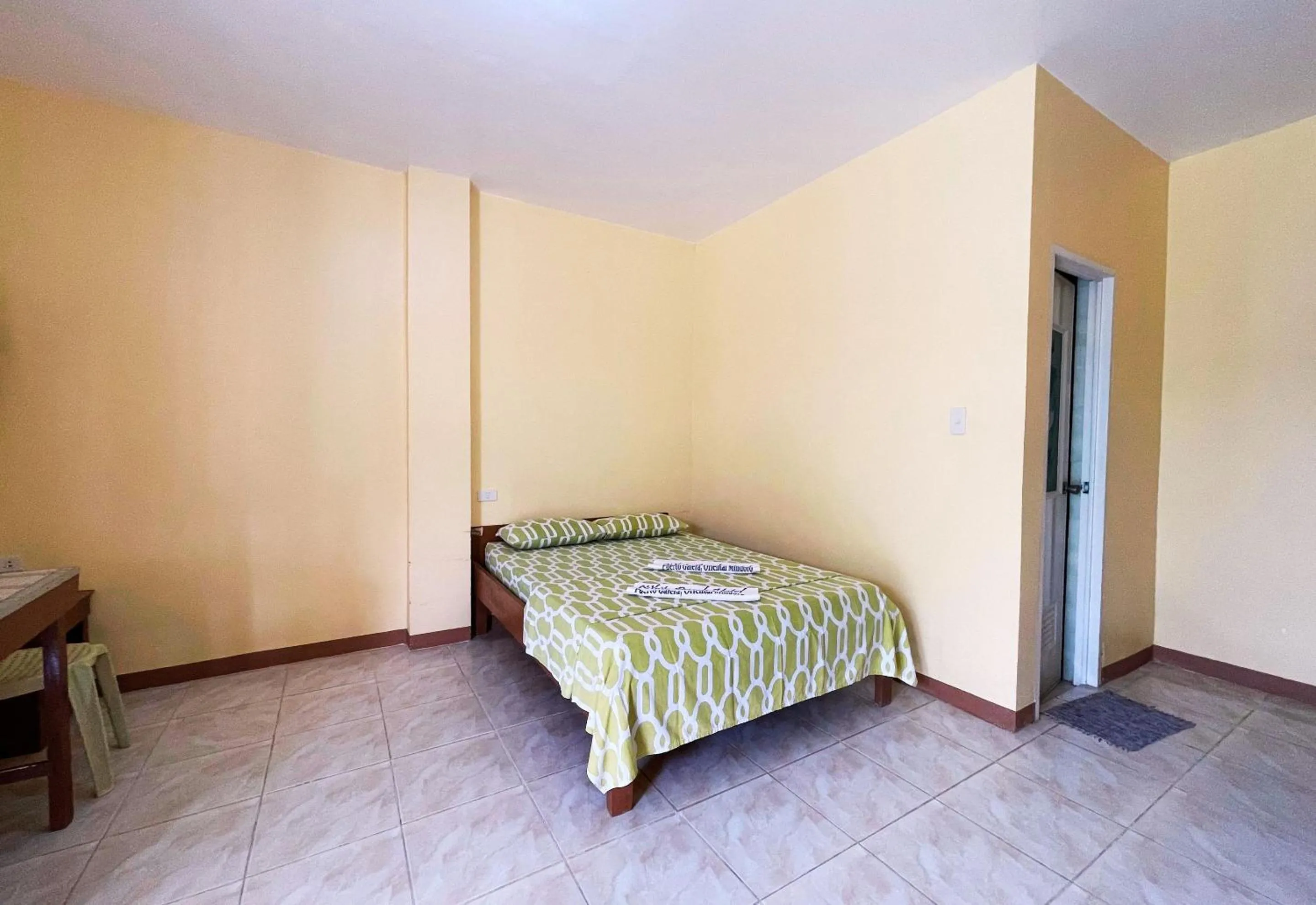 Bed in White Beach Hotel Puerto Galera powered by Cocotel