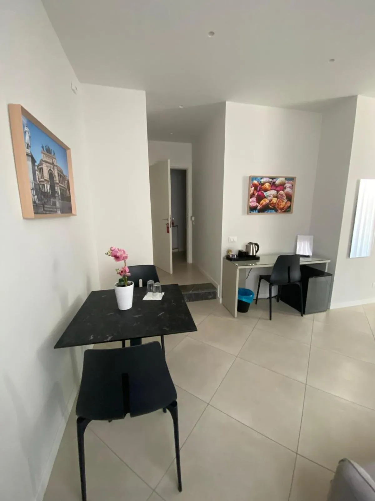 Seating area in Maqueda Suites