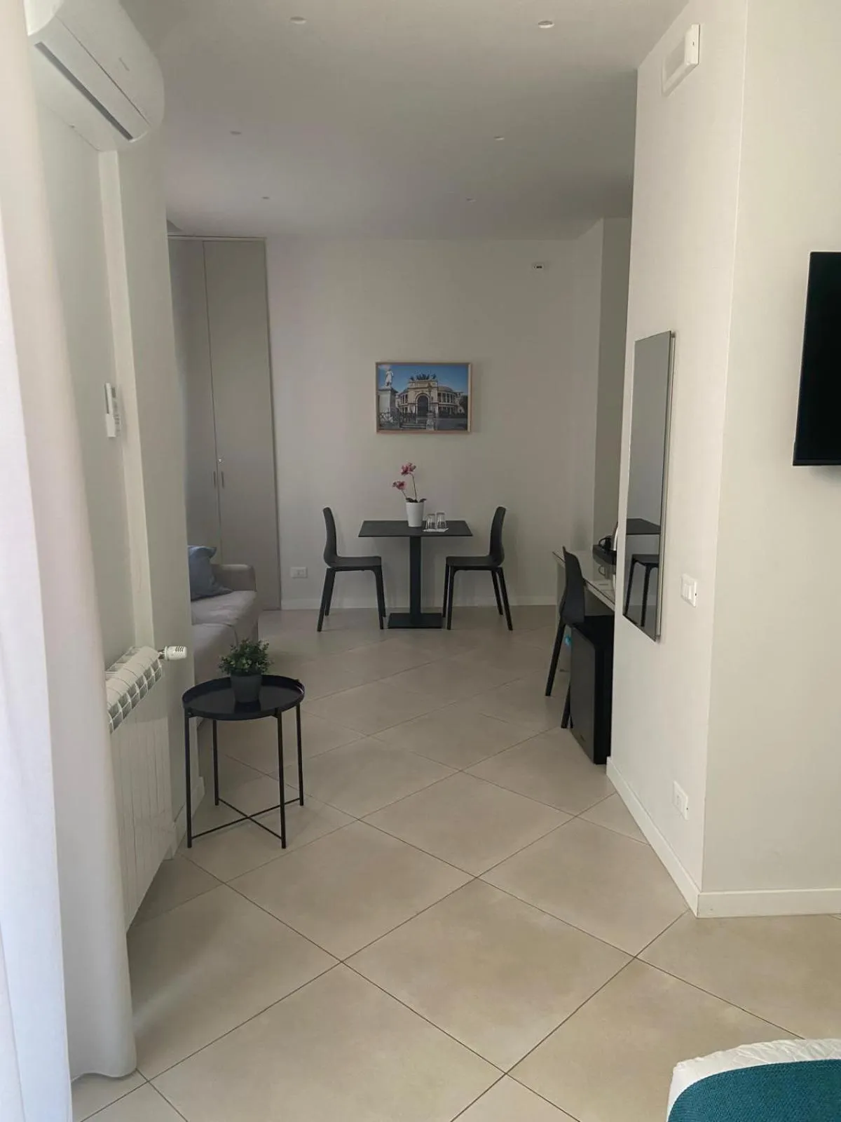 Seating area in Maqueda Suites