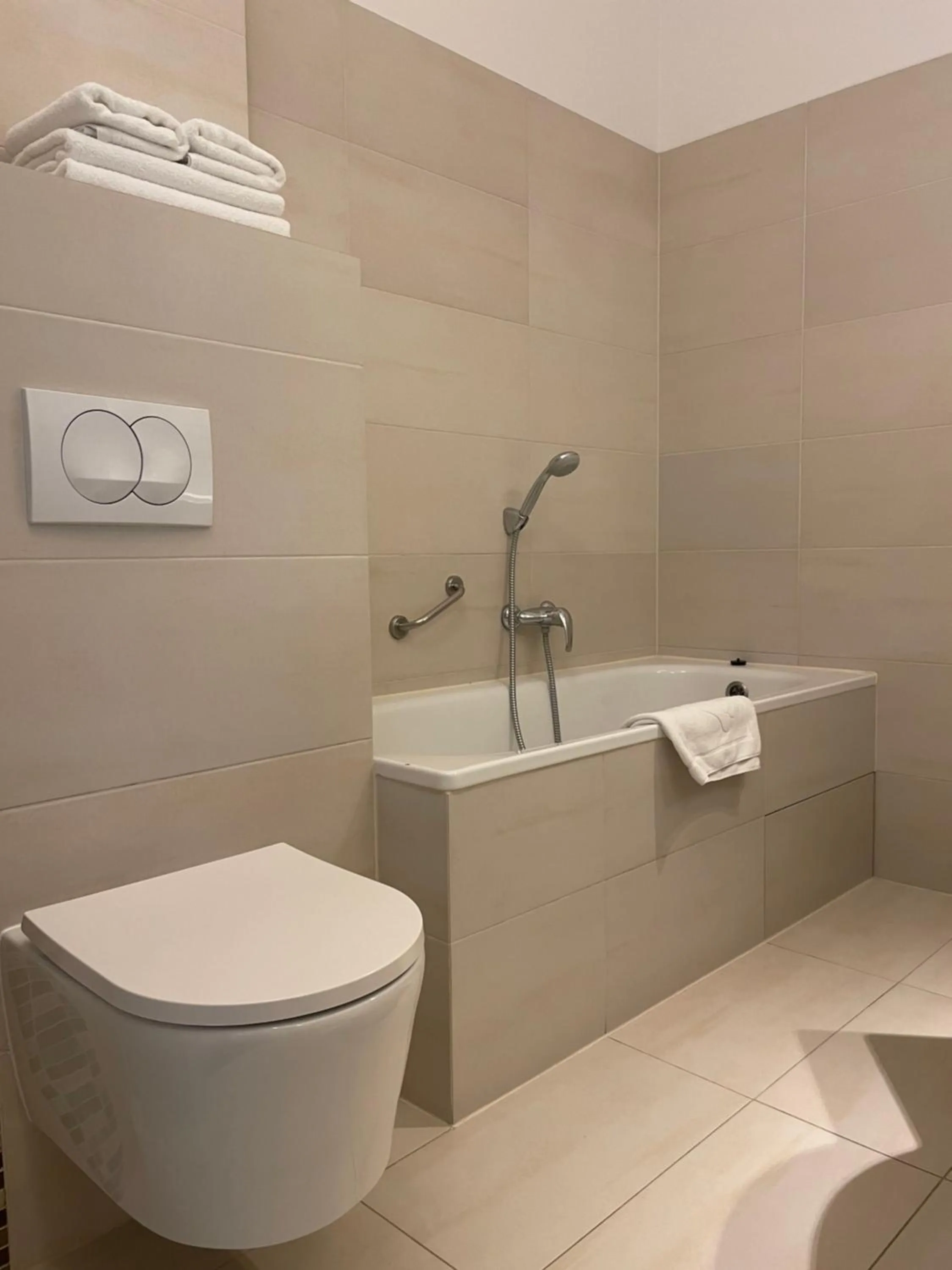 Toilet in Oliwa Park Residence