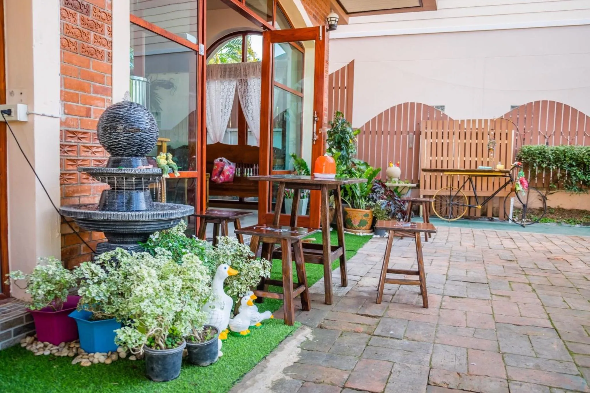 Communal lounge/ TV room in Happy in Pai