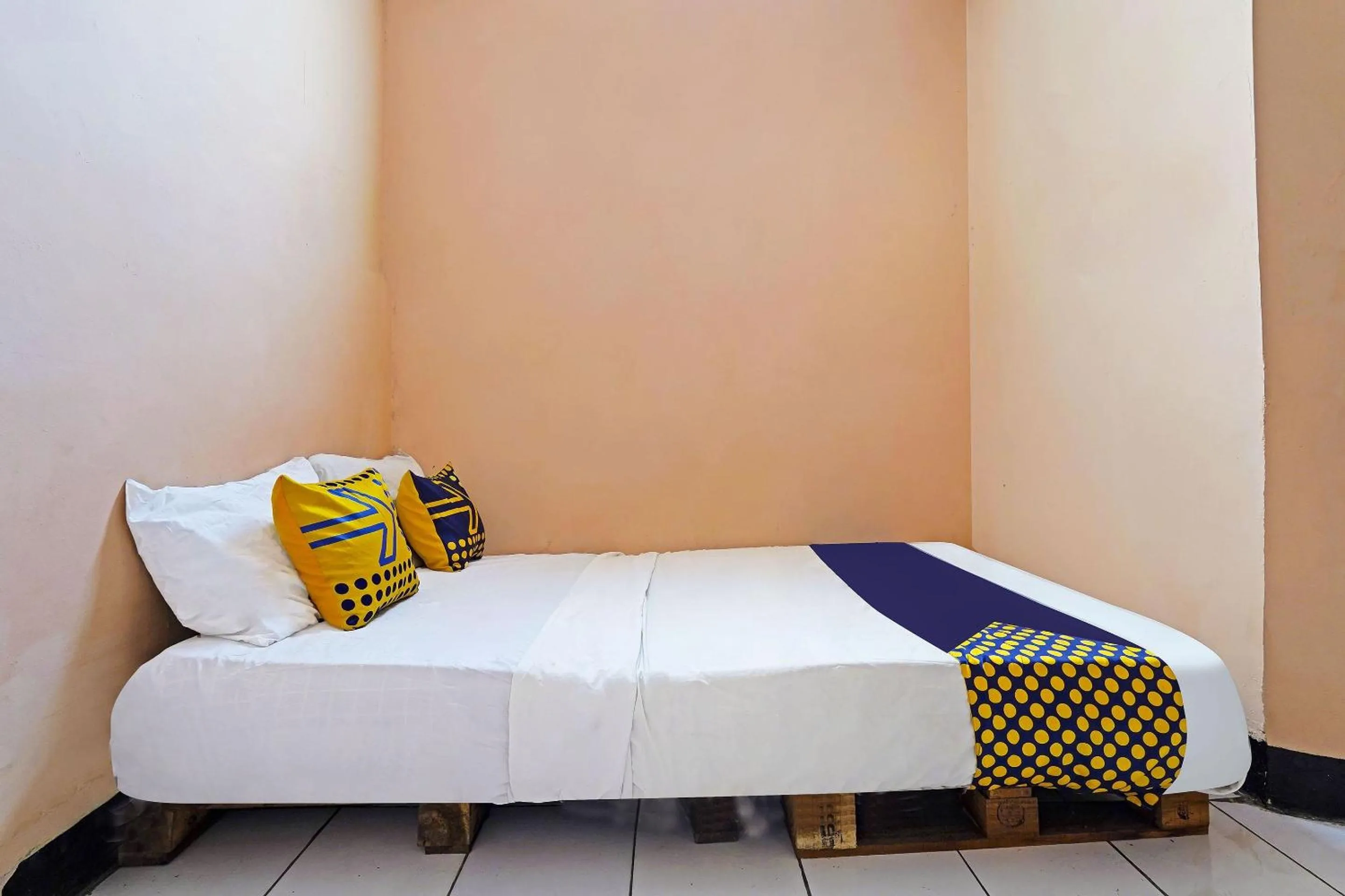 Bedroom in Hotel O Rumah Bundo Syariah