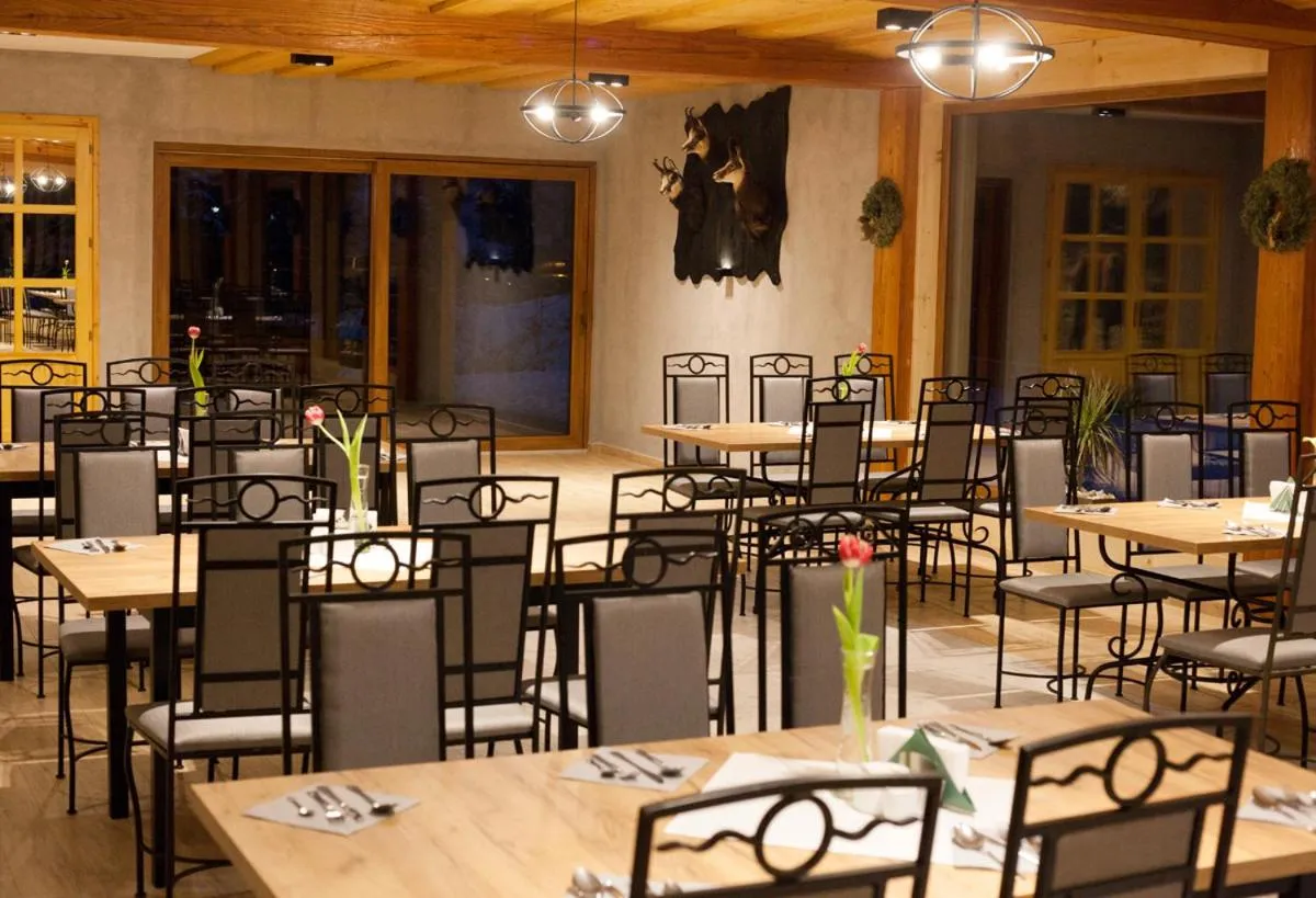 Restaurant/places to eat in Hotel Fero Lux