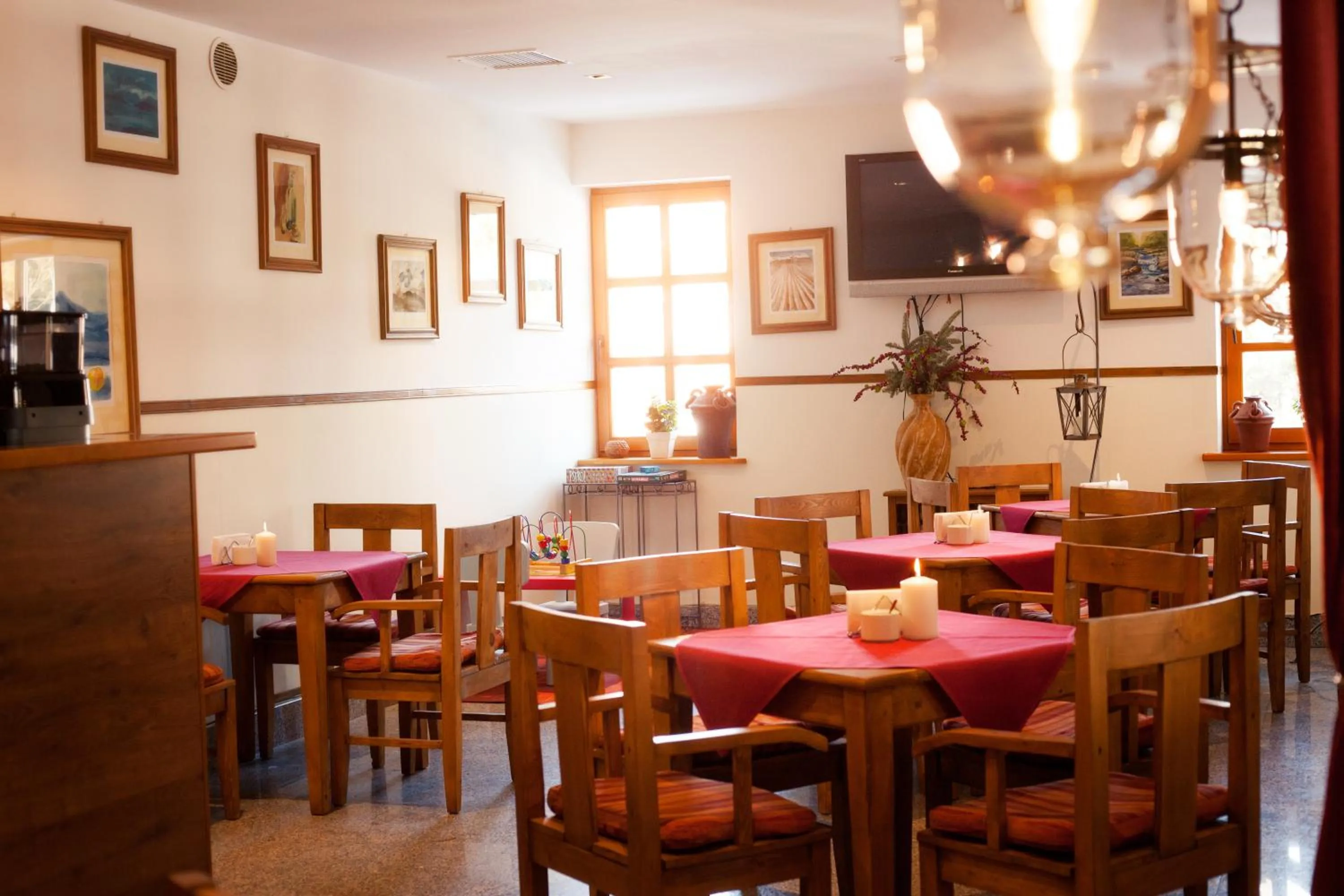 Restaurant/places to eat in Hotel Fero Lux