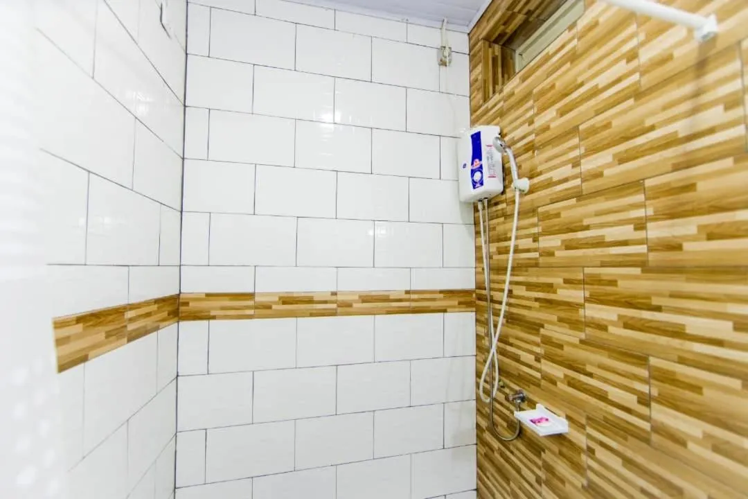 Bathroom in INZOZI AFRICA HOUSE B&B-Gishushu