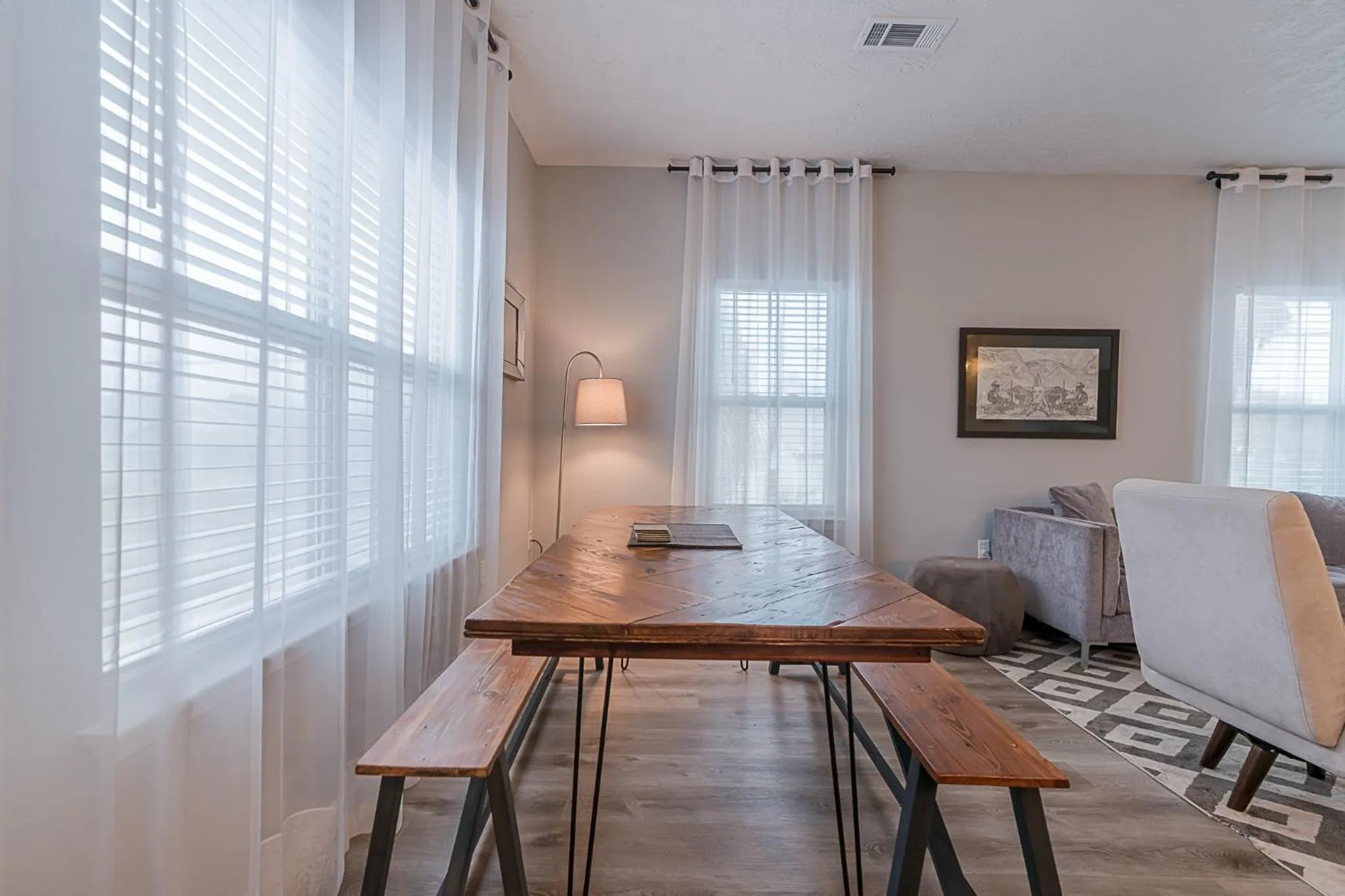 Living room in The Blue Flamingo