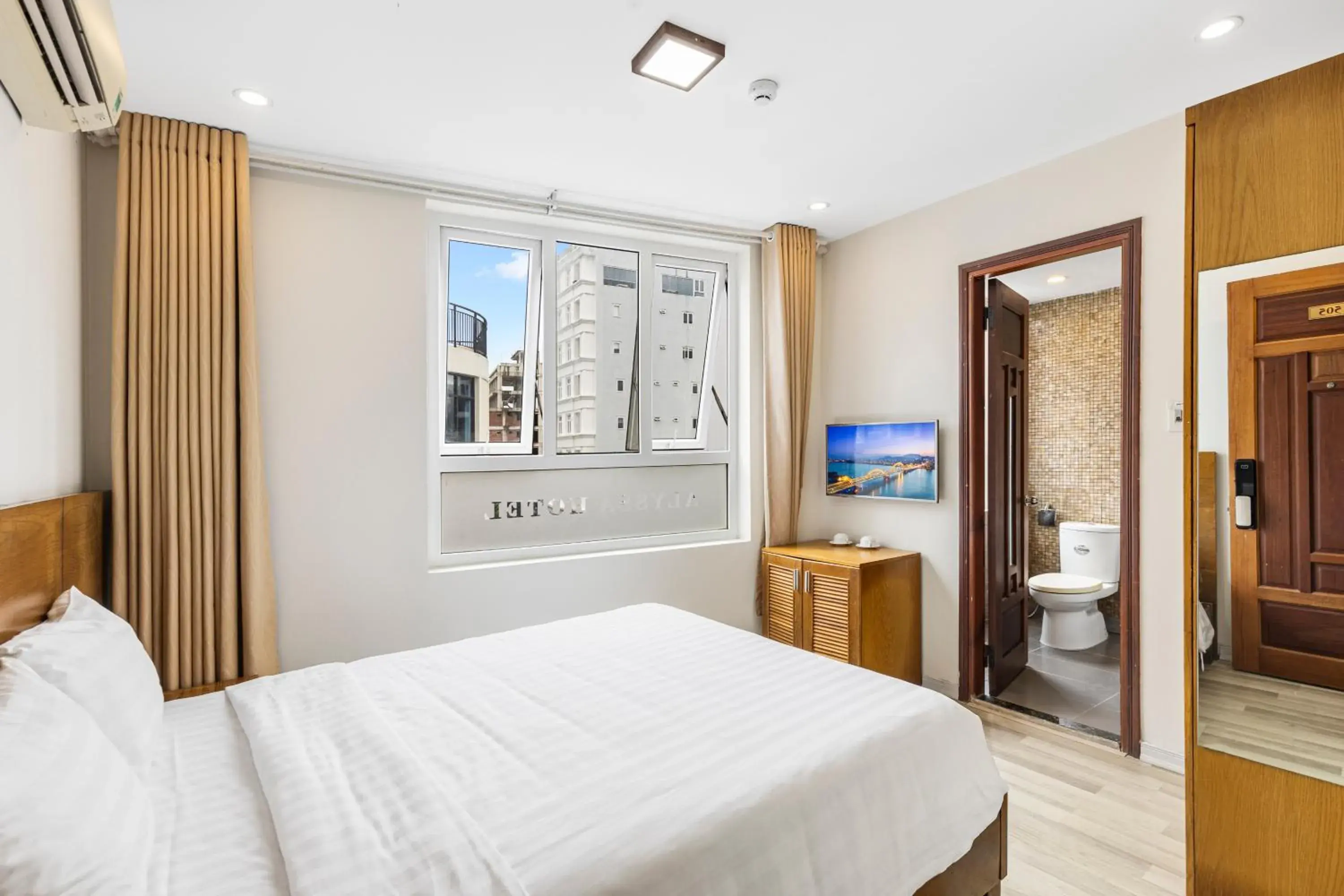 Superior Queen Room in Alyssa Hotel Da Nang Superior Queen Room in Alyssa Hotel Da Nang