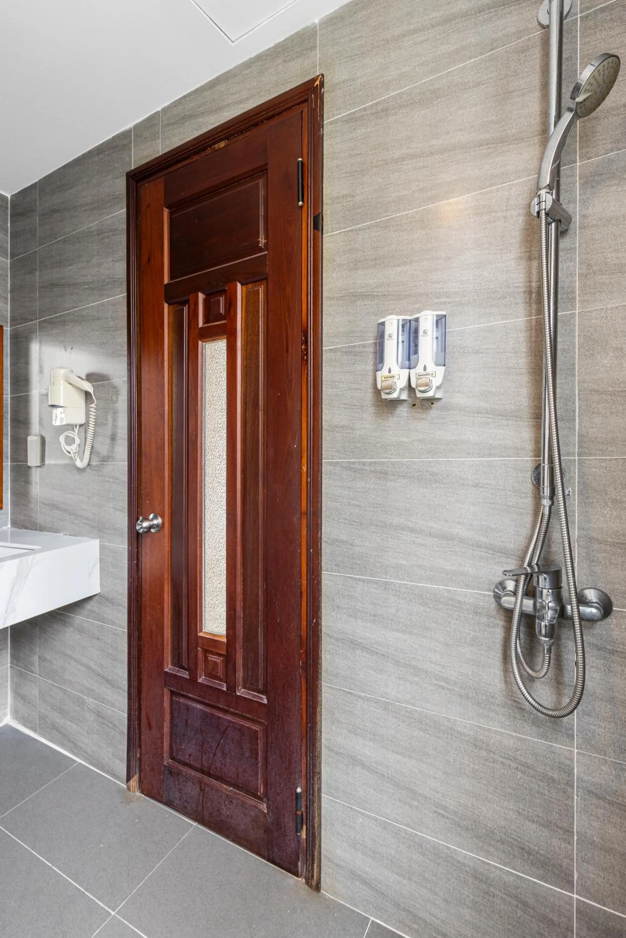 Shower in Alyssa Hotel Da Nang