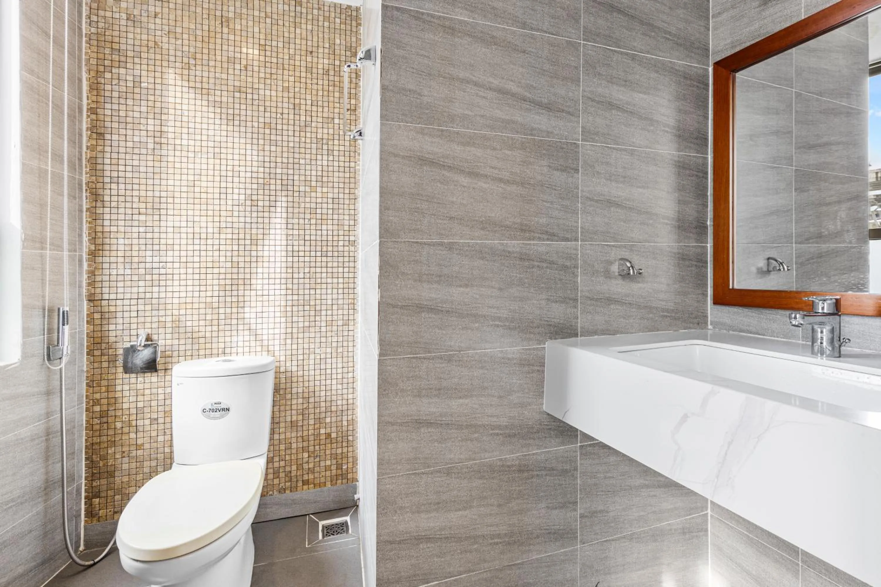 Shower in Alyssa Hotel Da Nang