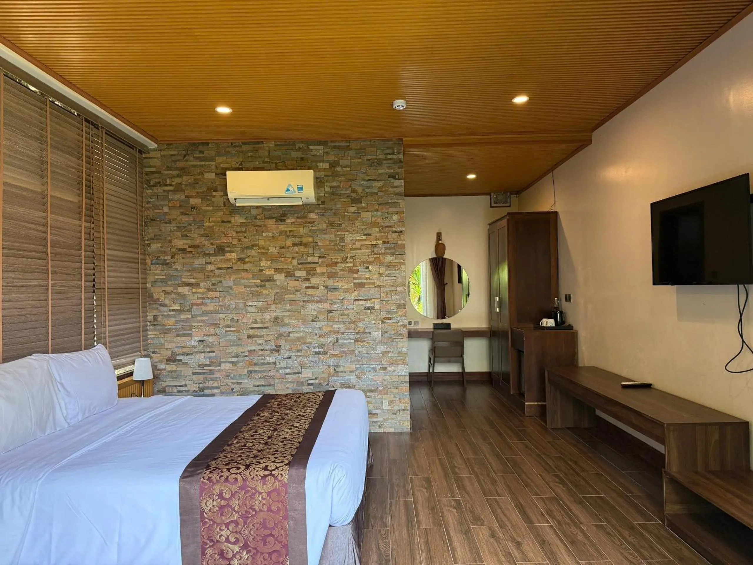 Bed in Coral Bay Resort