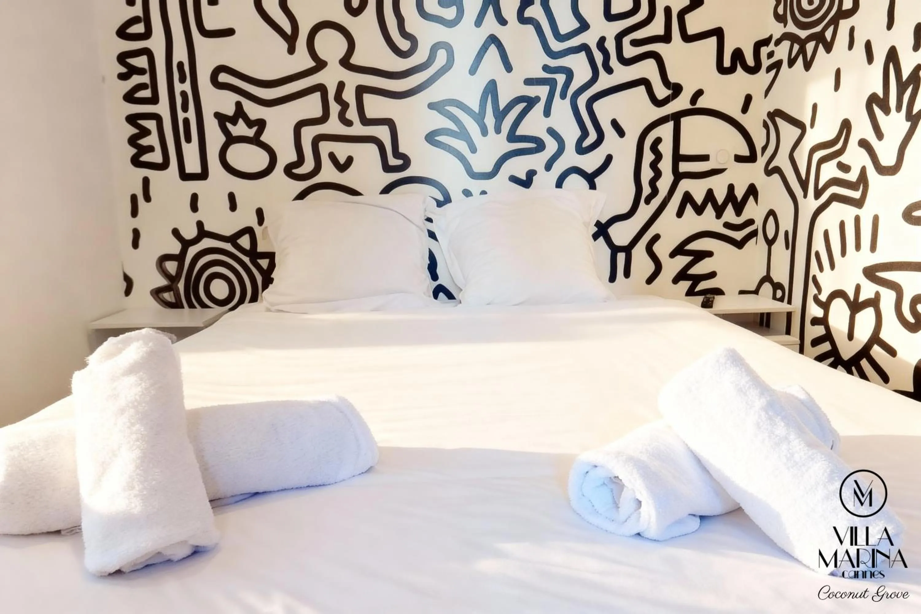 Bed in VILLA MARINA CANNES