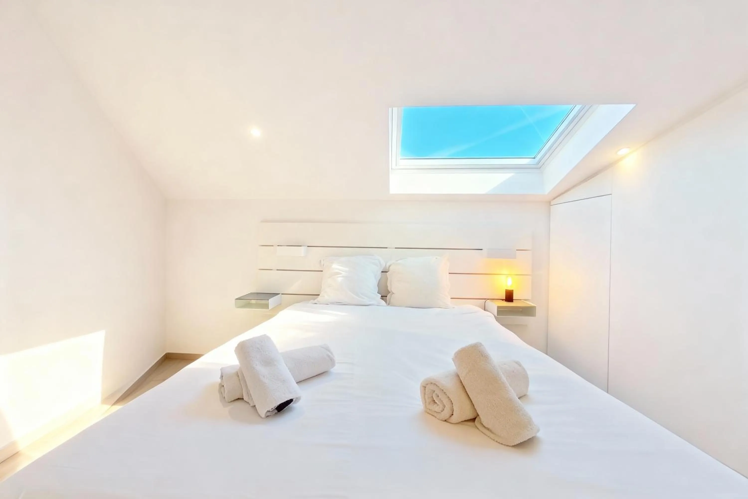 Bed in VILLA MARINA CANNES